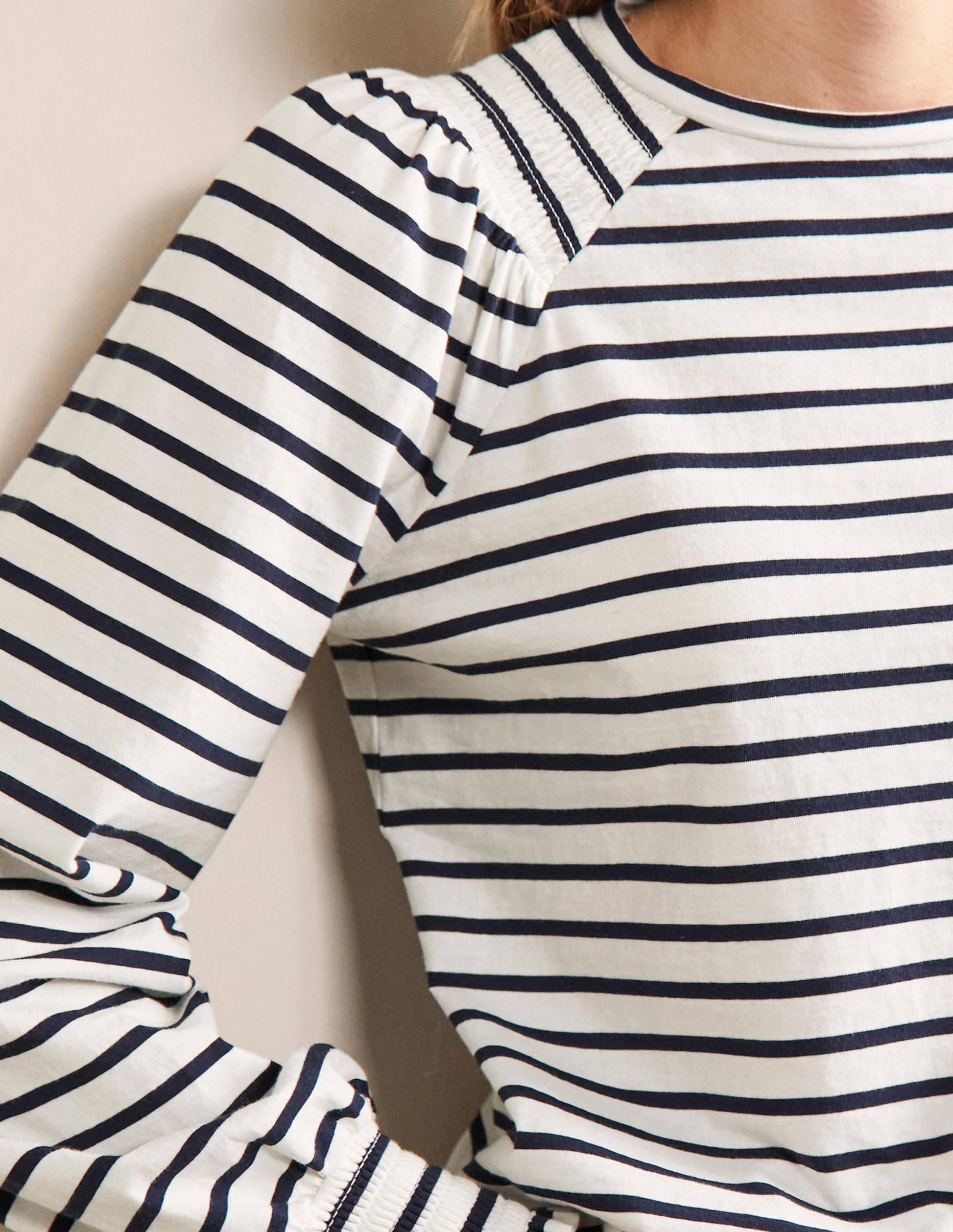 Top en jersey à manches blousantes et smocks-Rayé ivoire/bleu marine-4