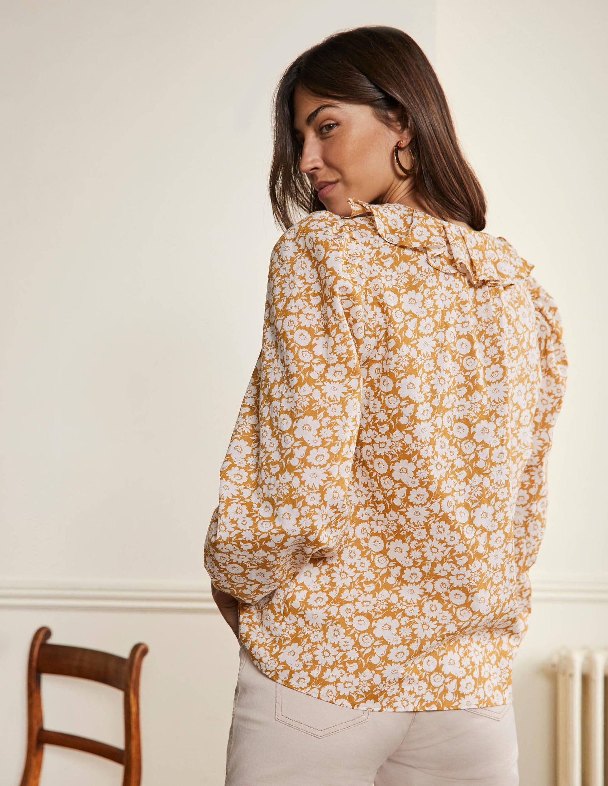 Blouse à col plissé-Brioche, motif Elegant Bloom-3
