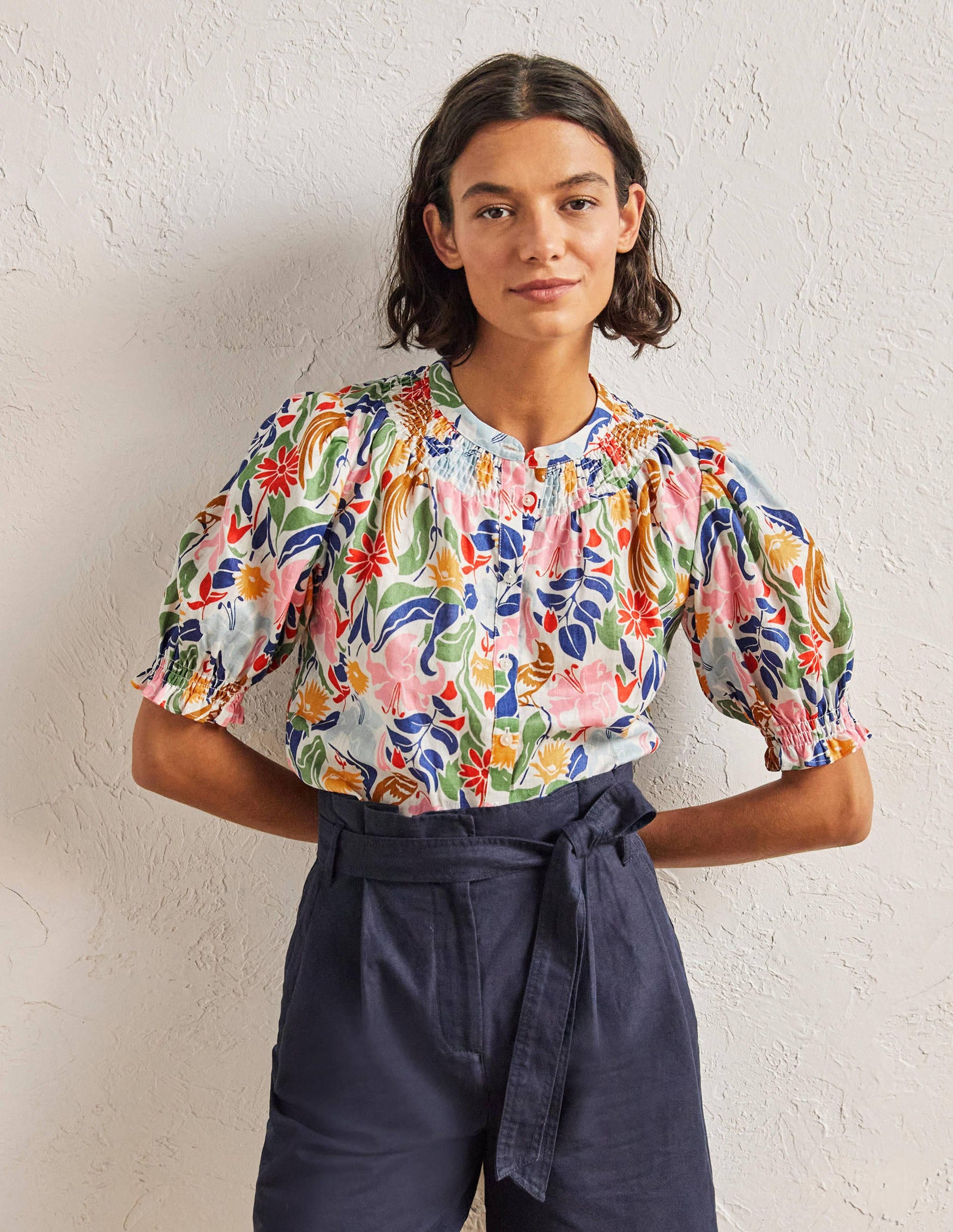 Gesmokte Bluse mit kurzen Ärmeln-Naturweiß, Orientalischer Vogel-1