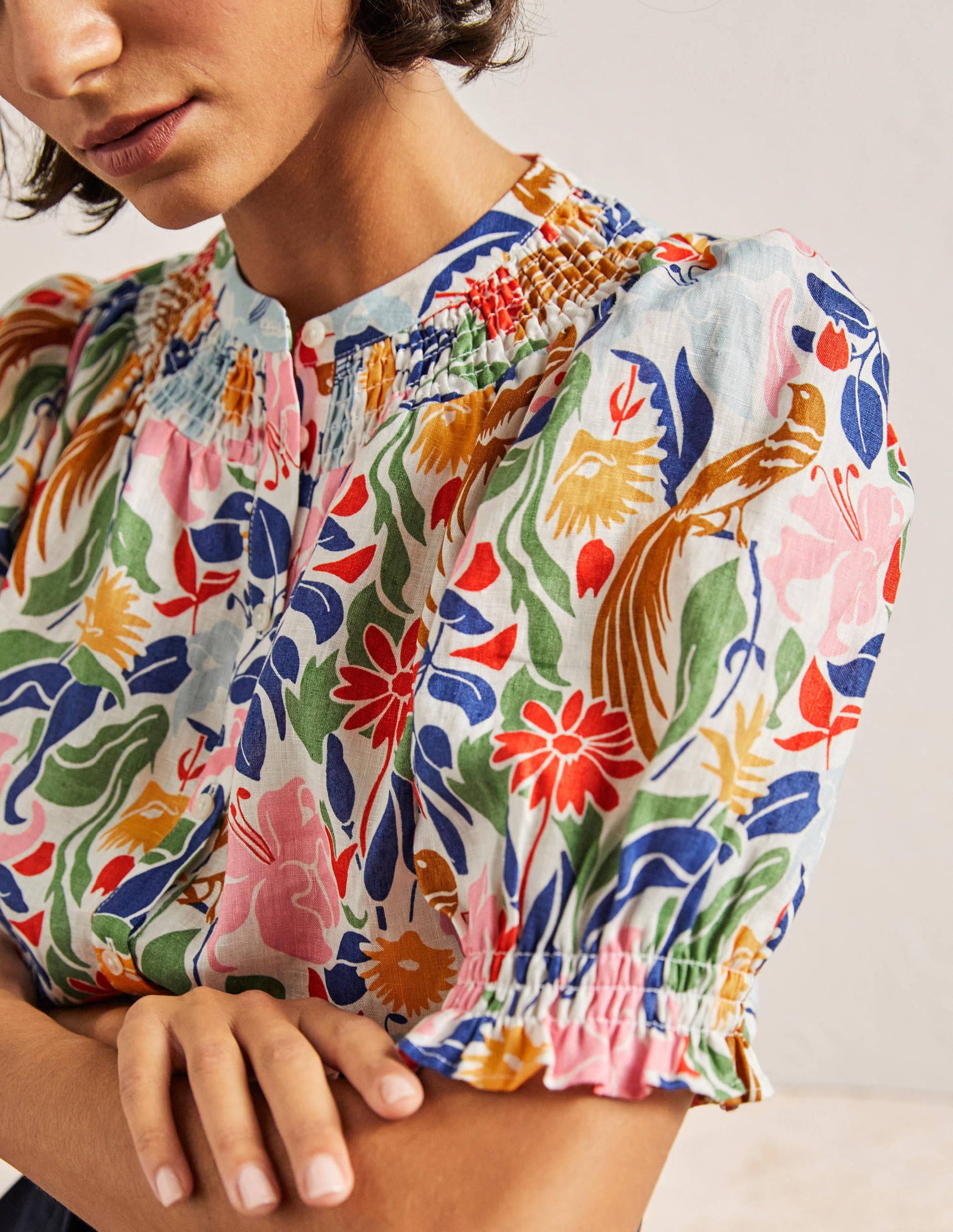 Gesmokte Bluse mit kurzen Ärmeln-Naturweiß, Orientalischer Vogel-2
