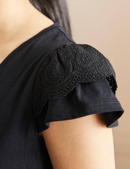 Baumwoll-T-Shirt mit V-Ausschnitt und Lockstickerei-Schwarz