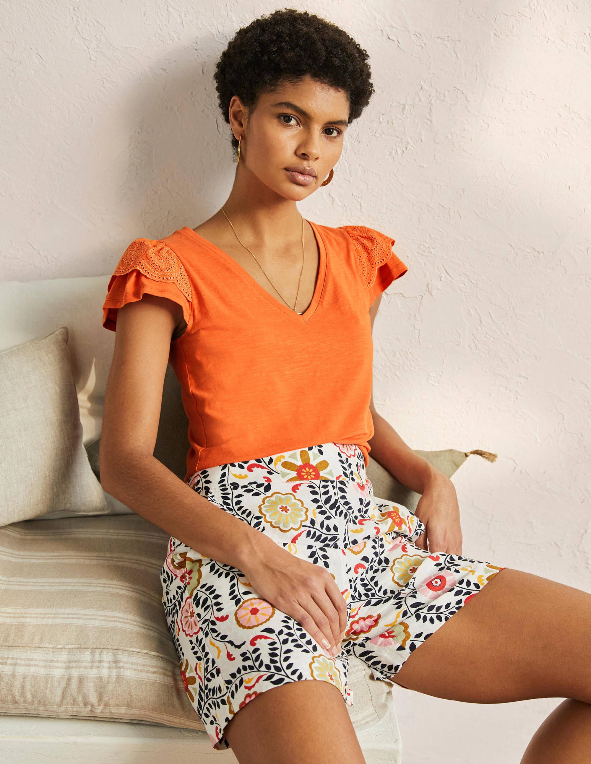 T-shirt en coton à broderie anglaise et col en V-Orange ancien - Image 4