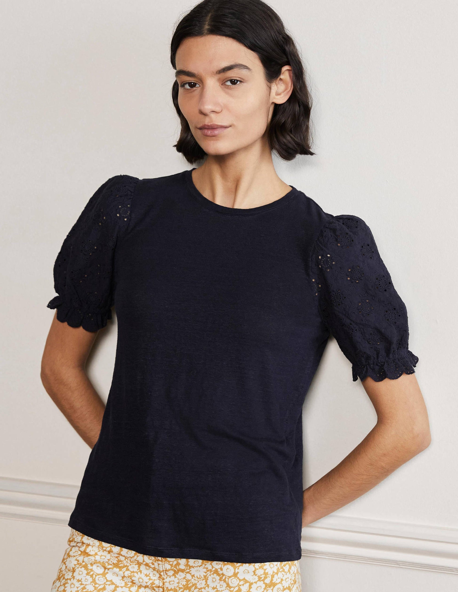 T-shirt en lin avec manches à broderie anglaise-Bleu marine-4