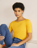 T-shirt ultra-doux à dos en U-Miel