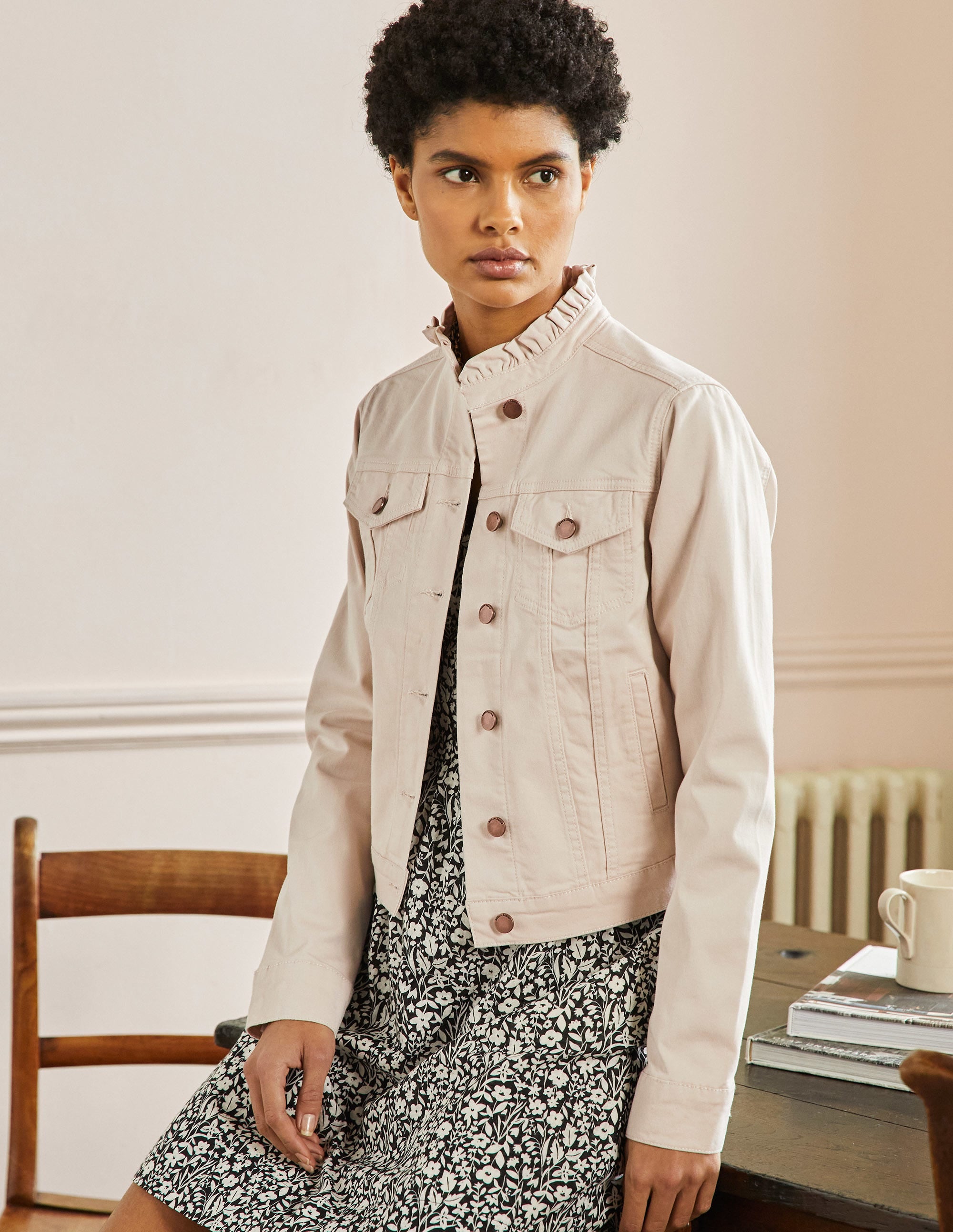 Carla Jacke mit Rüschenkragen-Hafermilch - Image 1