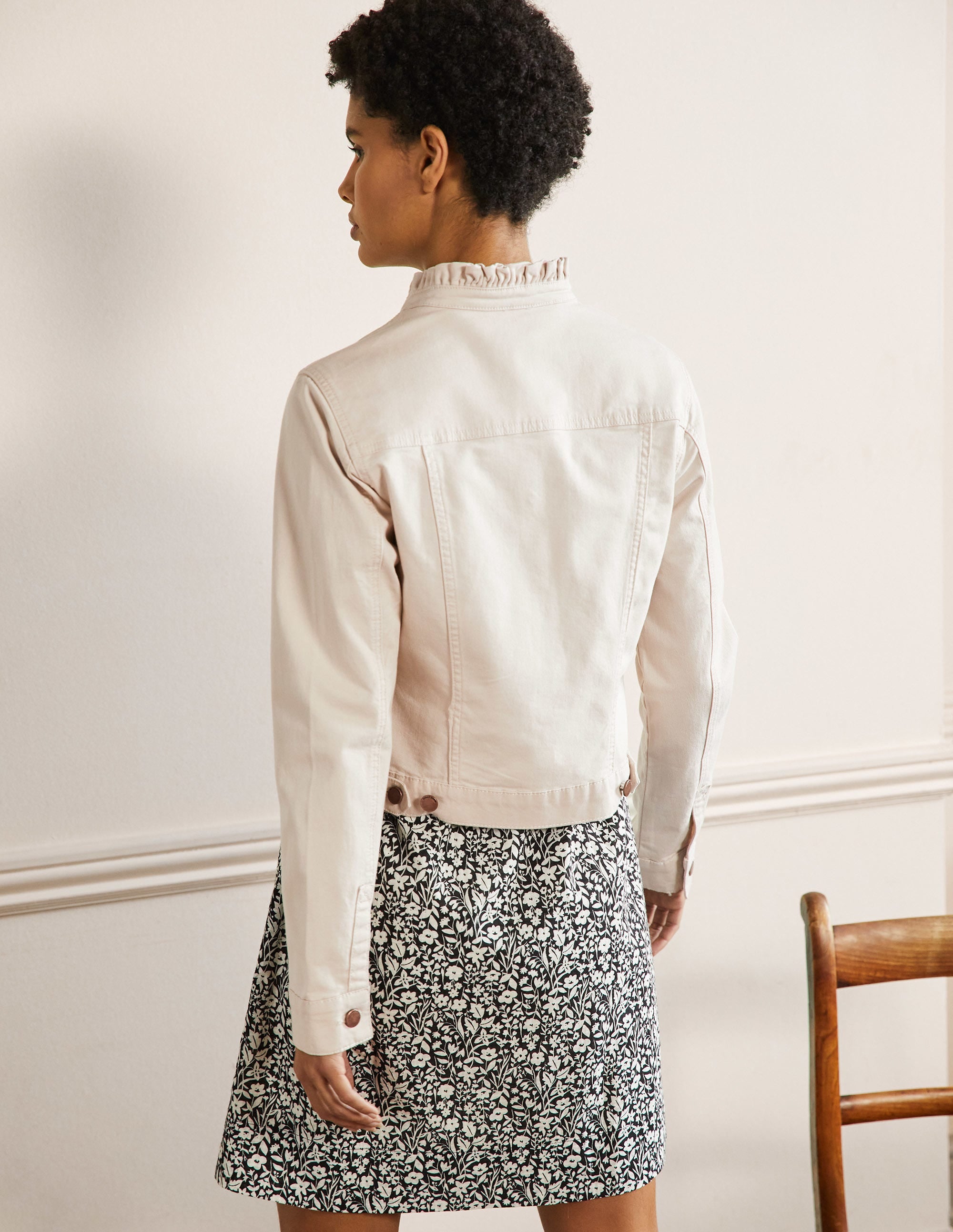 Carla Jacke mit Rüschenkragen-Hafermilch - Image 3