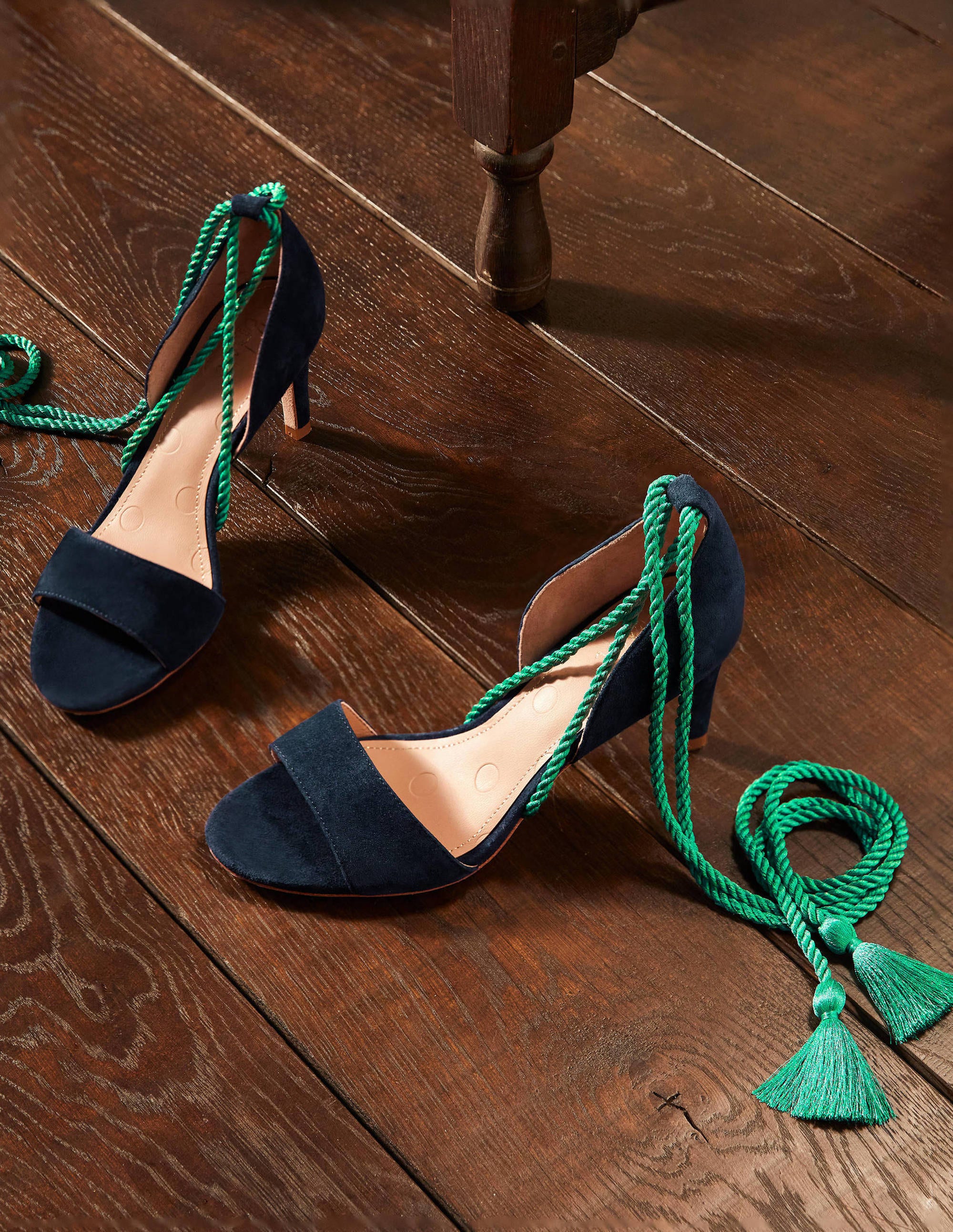 Sandales à talons nouées à la cheville en daim-Bleu marine - Image 1