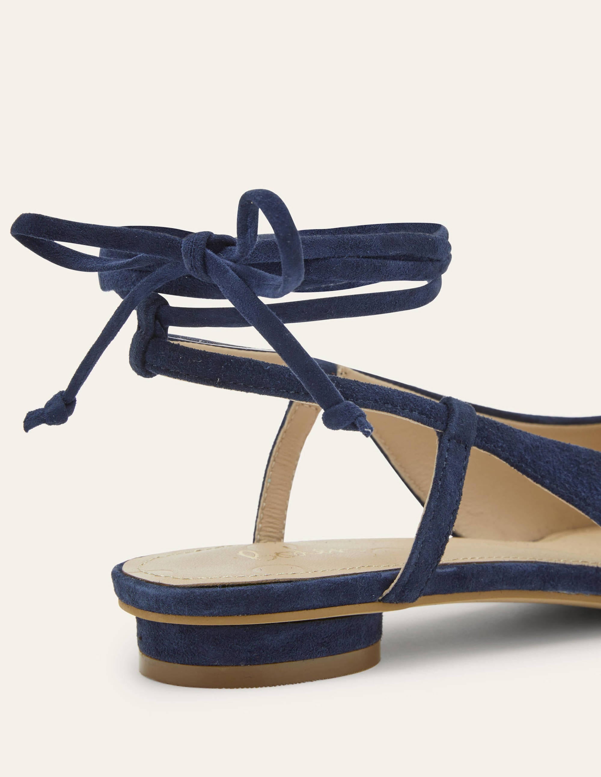 Ballerinas mit Knöchelriemchen und spitzer Zehenpartie-Navy, Veloursleder - Image 3