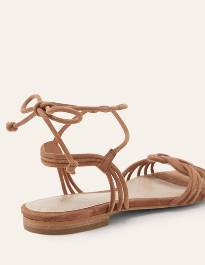 Flache Veloursledersandalen mit Knotendetail-Hellbraun, Veloursleder