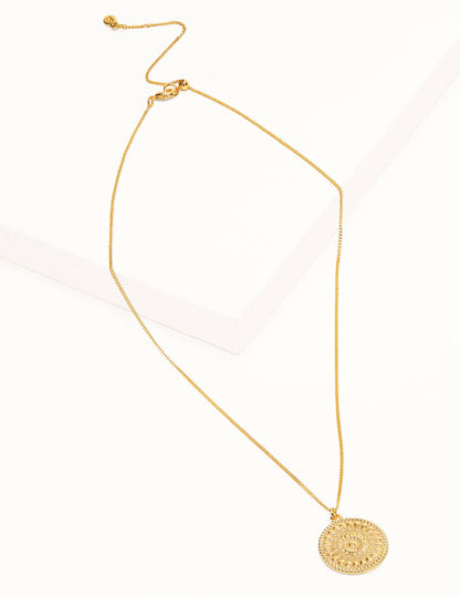 Halskette mit gemustertem Scheibenanhänger-Gold-Metallic