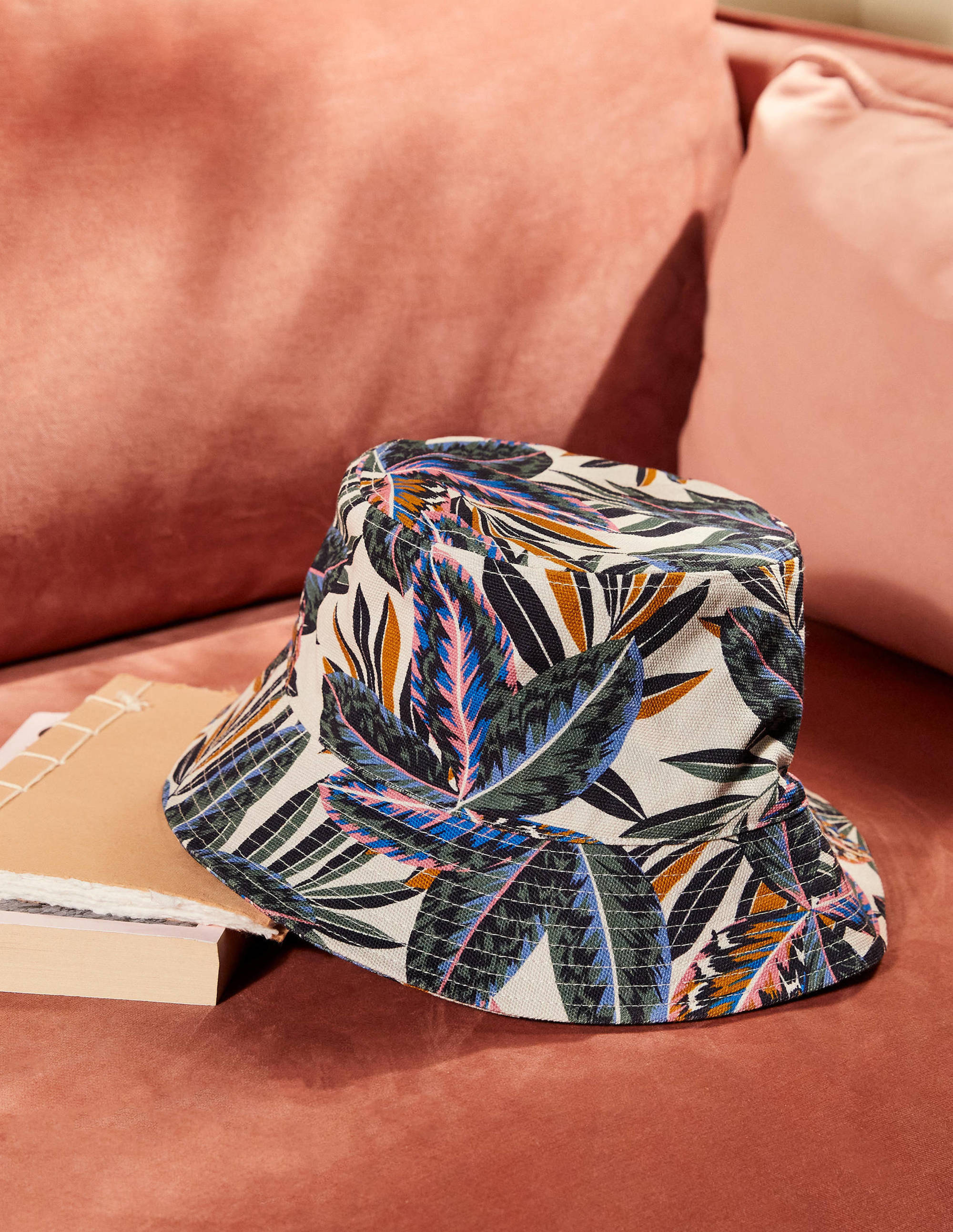 Bob en toile-Multi, motif Exotic Leaves - Image 1
