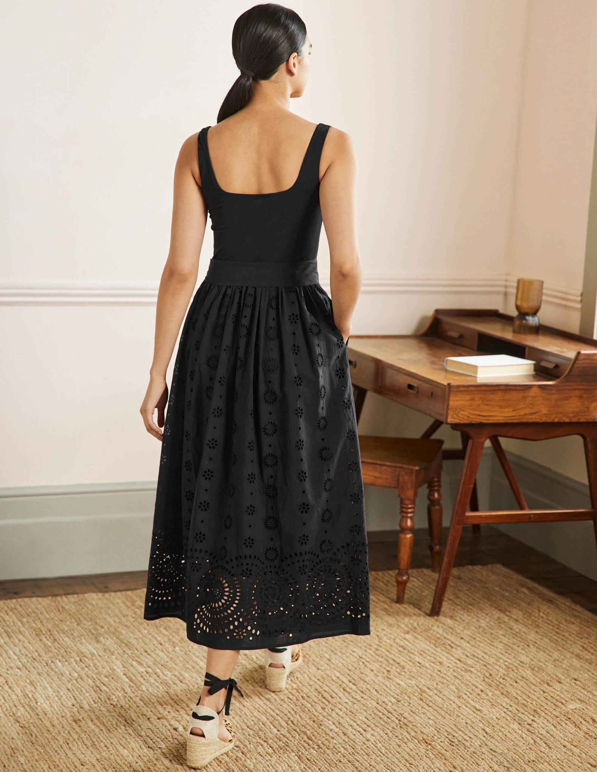 Robe midi avec broderie anglaise-Noir - Image 3