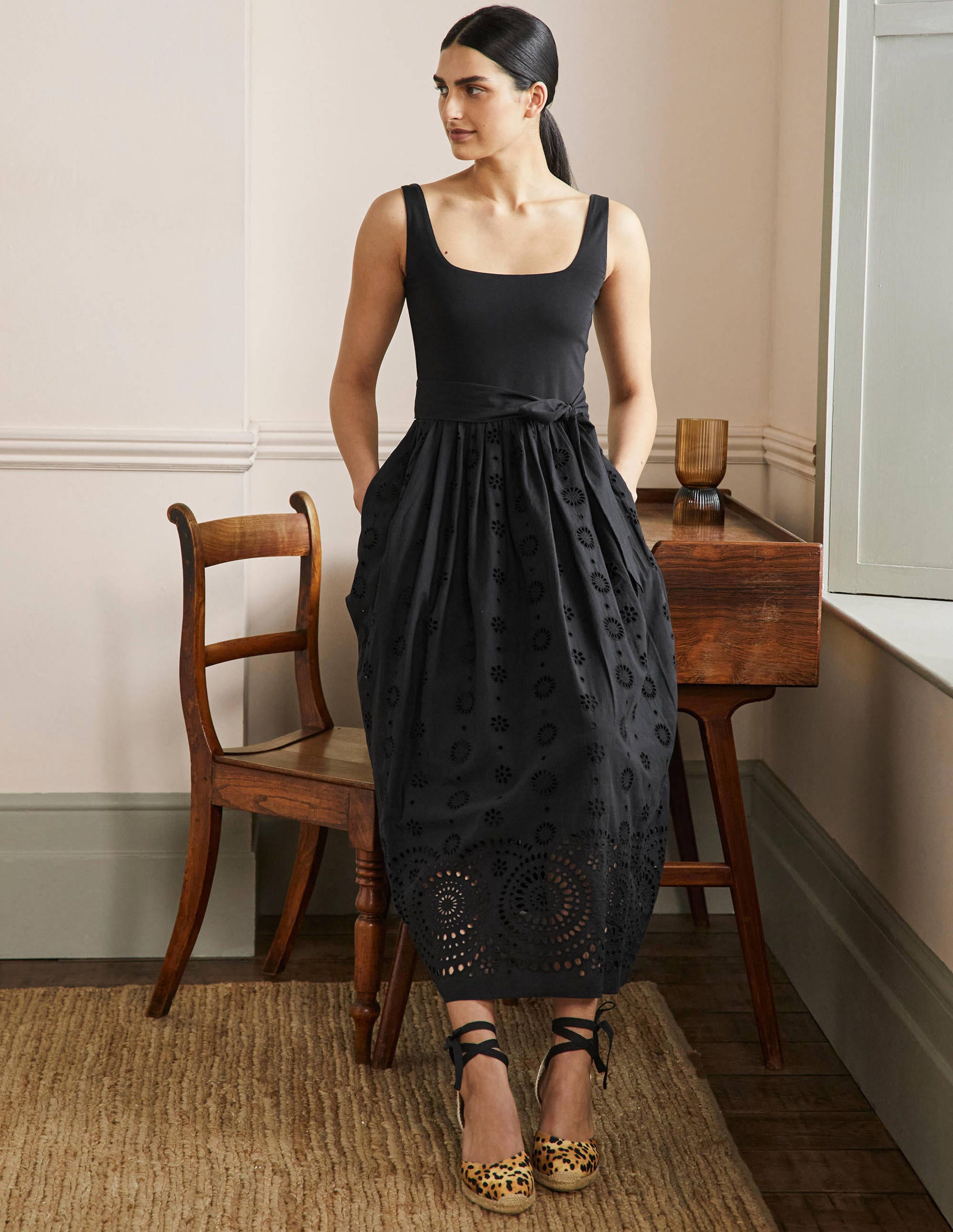 Robe midi avec broderie anglaise-Noir - Image 4