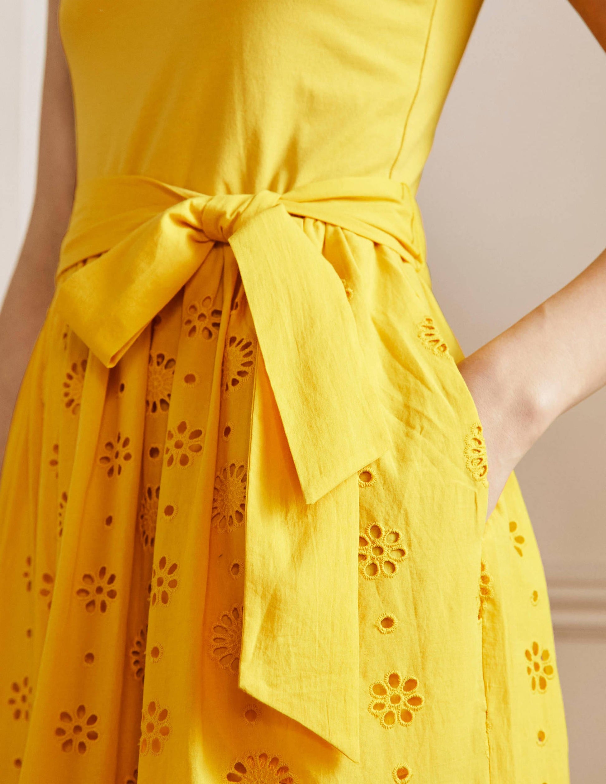 Midikleid mit Lochstickereimix-Honiggelb-2