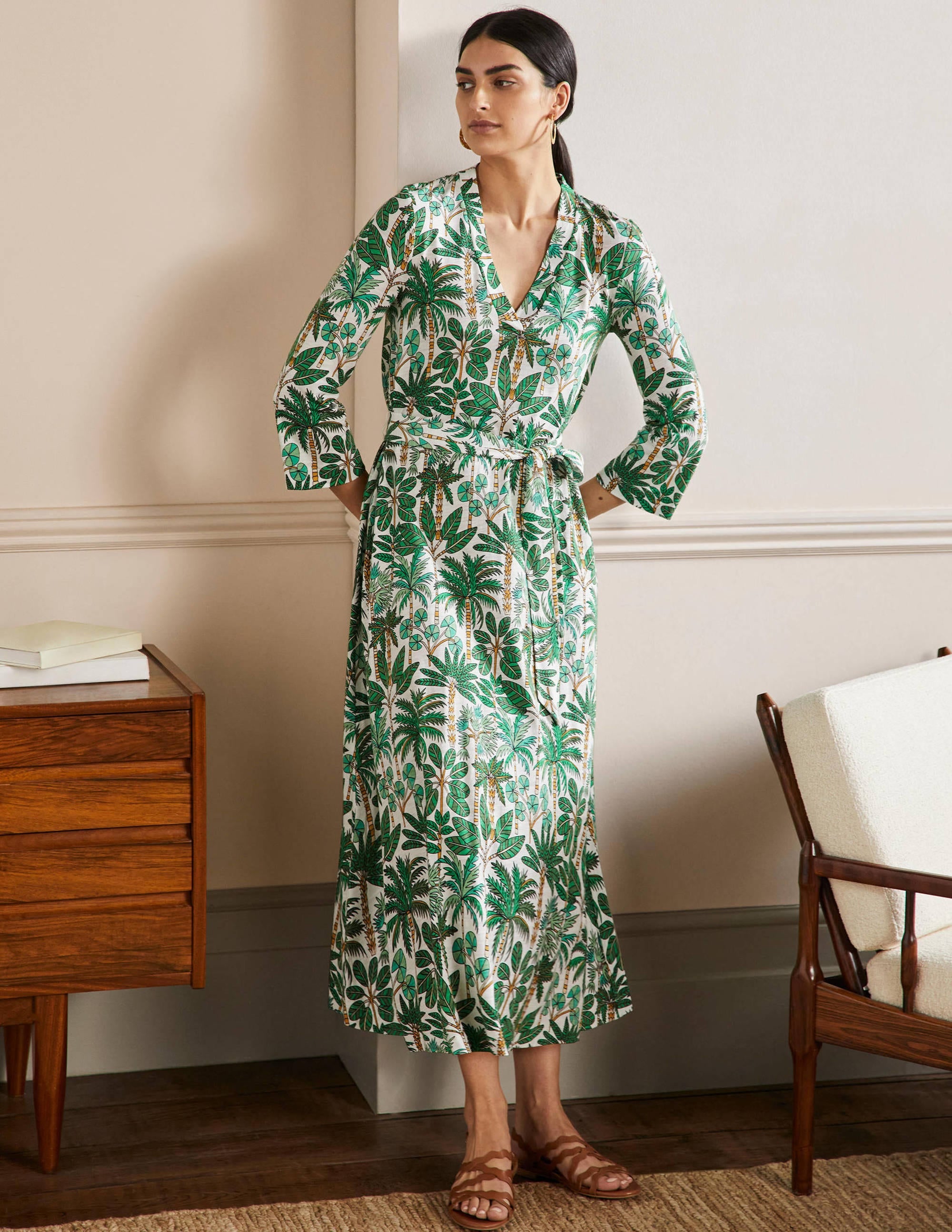 Robe midi façon caftan en jersey-Ivoire, motif Palm Forest - Image 1