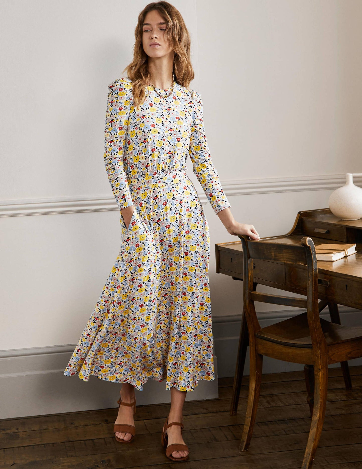 Jersey-Midikleid mit Puffärmeln-Naturweiß, Elegante Blüten