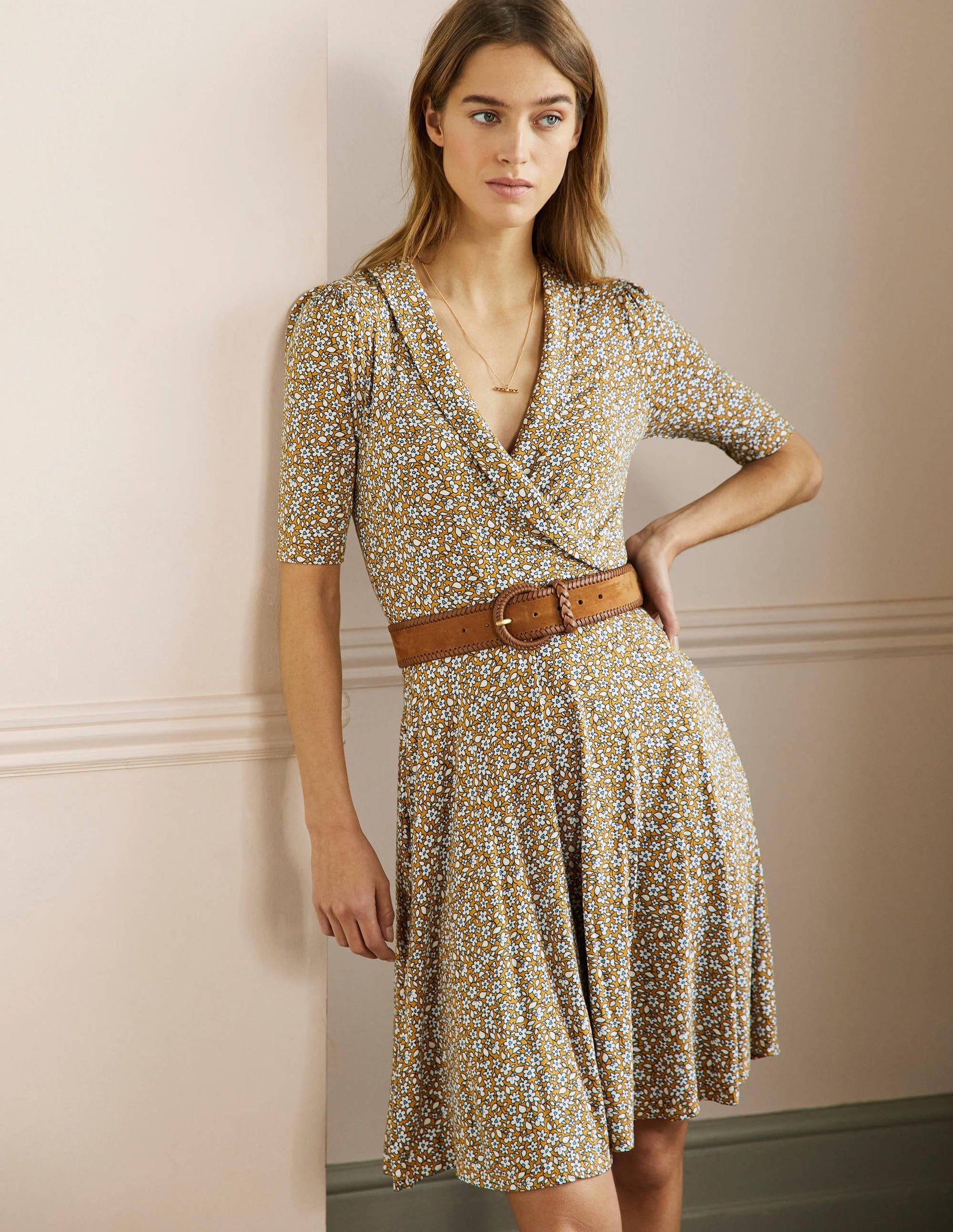Robe à effet portefeuille fixe en jersey-Brioche, motif Blooming Bud-4