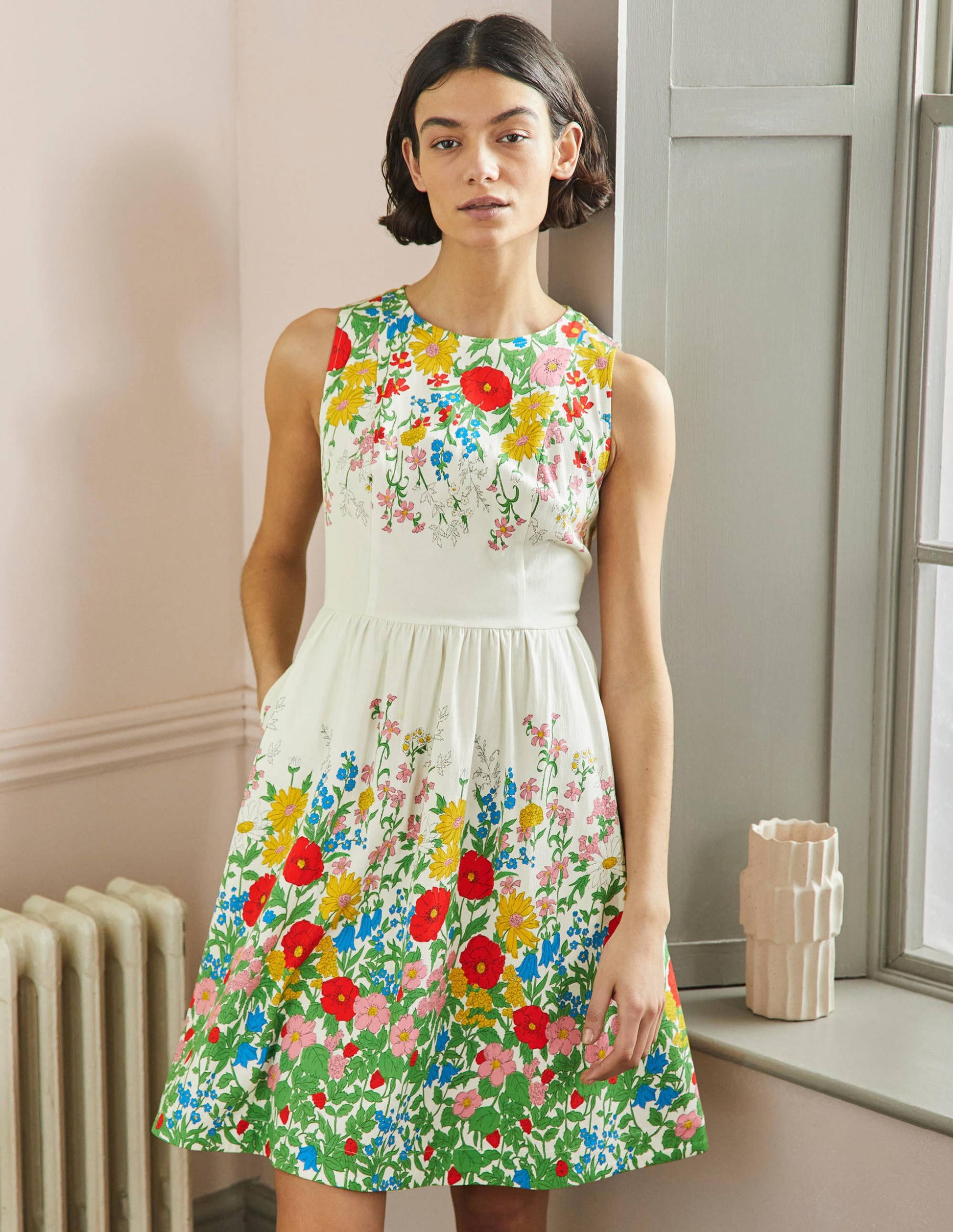 Tara Kleid mit schmaler Taille und weitem Rock-Naturweiß, Botanikmuster-4