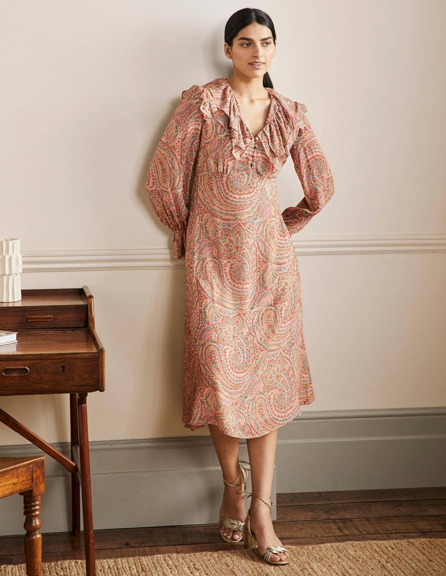 Lara Midikleid mit Rüschen-Milchshake, Florales Paisleymuster