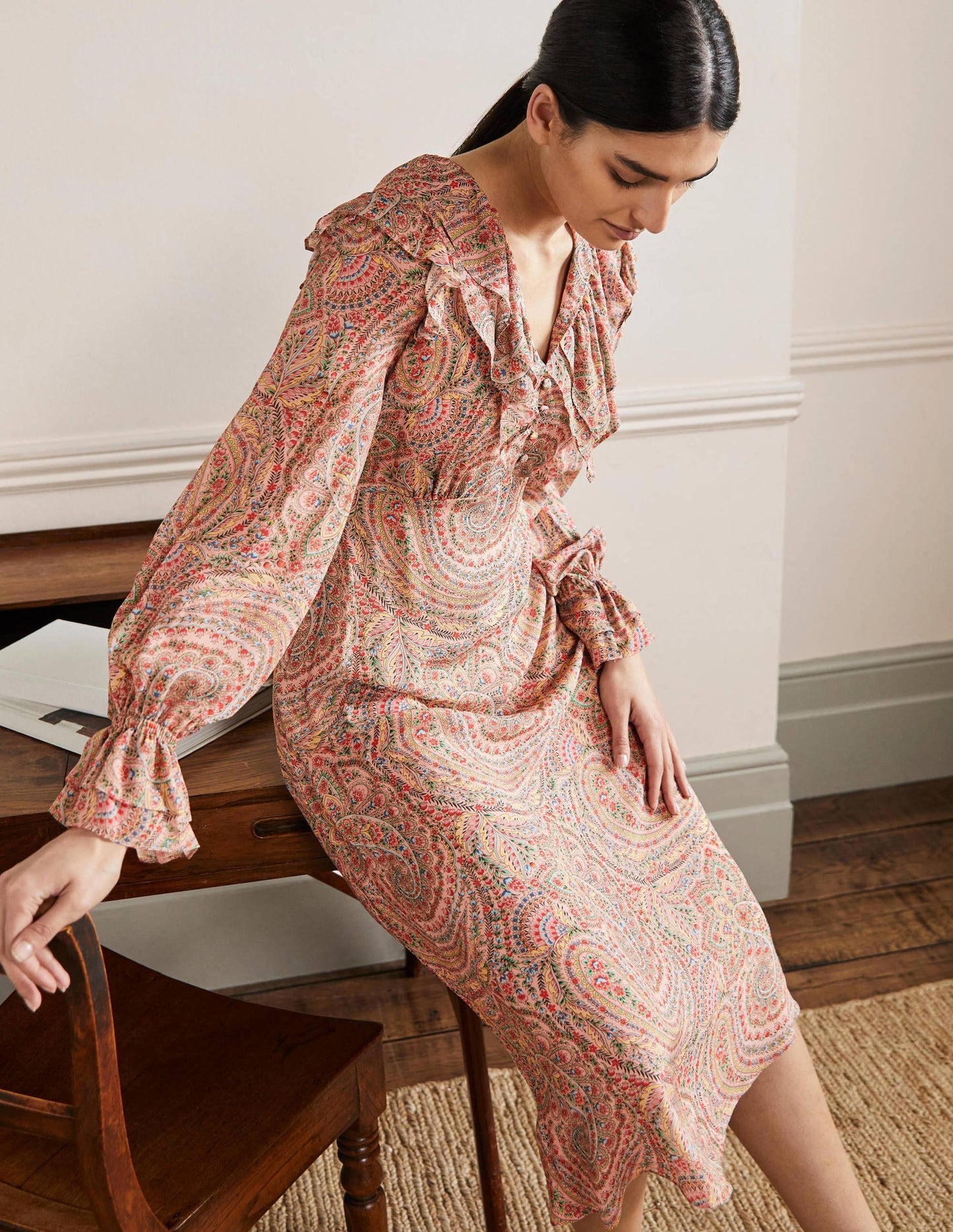 Lara Midikleid mit Rüschen-Milchshake, Florales Paisleymuster