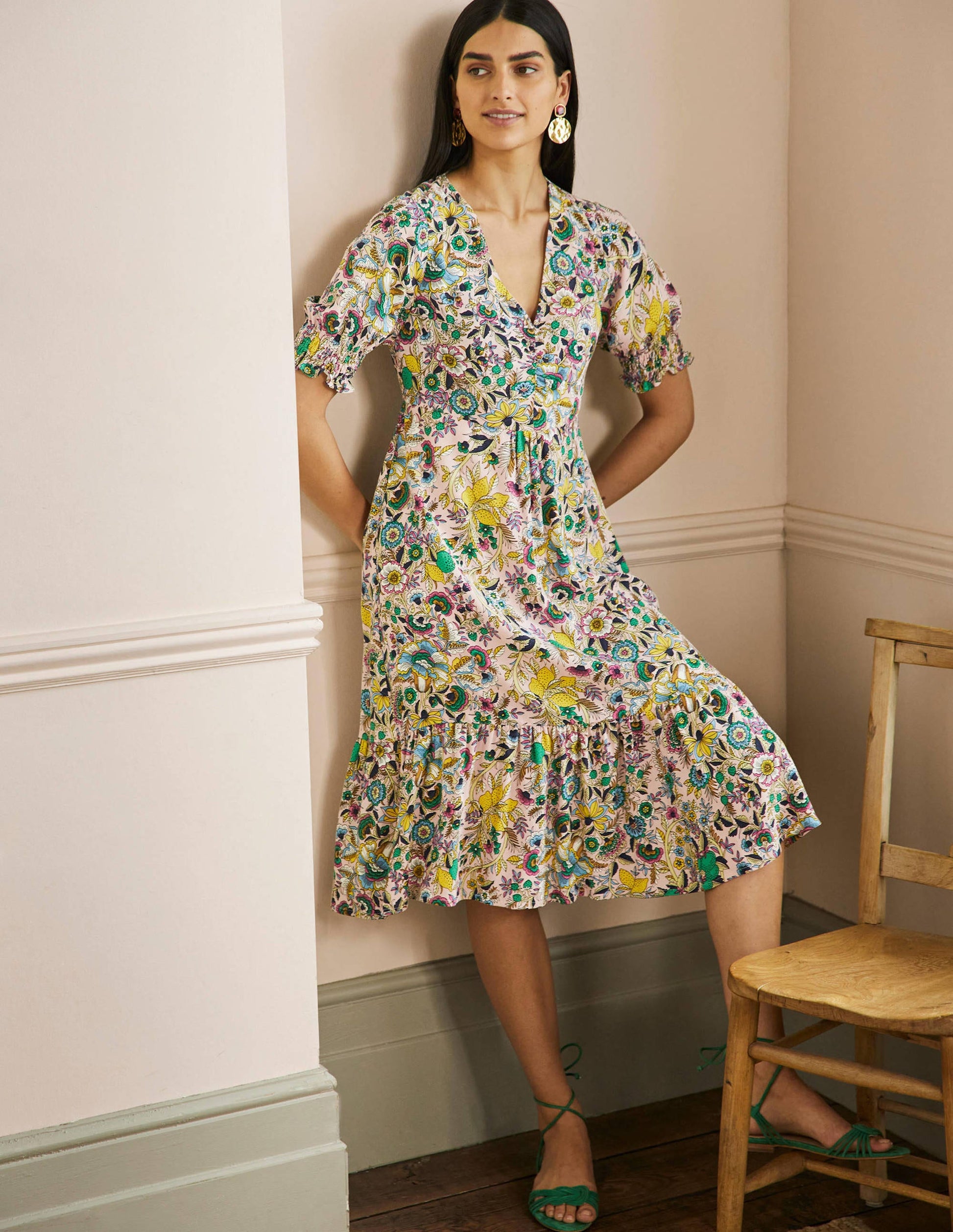 Midikleid mit V-Ausschnitt-Milchshake, Tropische Wiese-1