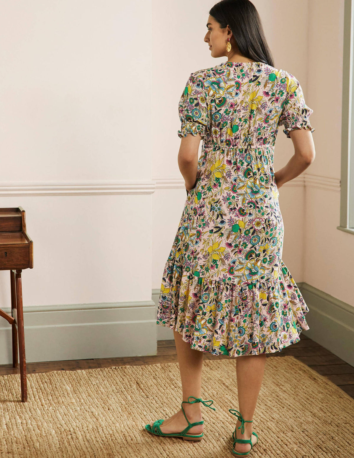 Midikleid mit V-Ausschnitt-Milchshake, Tropische Wiese-3