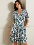 Robe col V en jersey-Motif Tropic Foliage jardin à minuit
