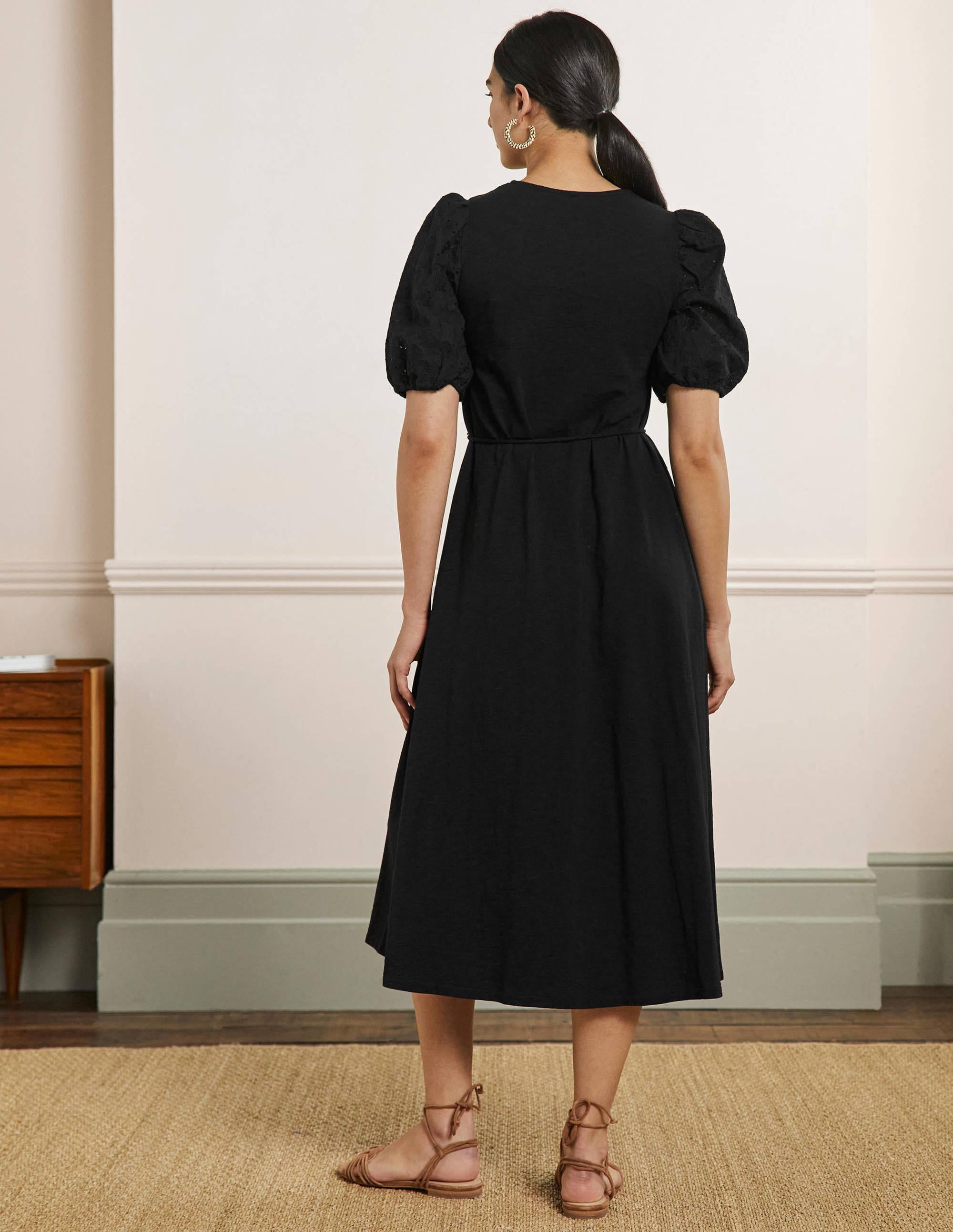 Midikleid aus Jersey mit Lochstickereimix-Schwarz - Image 3