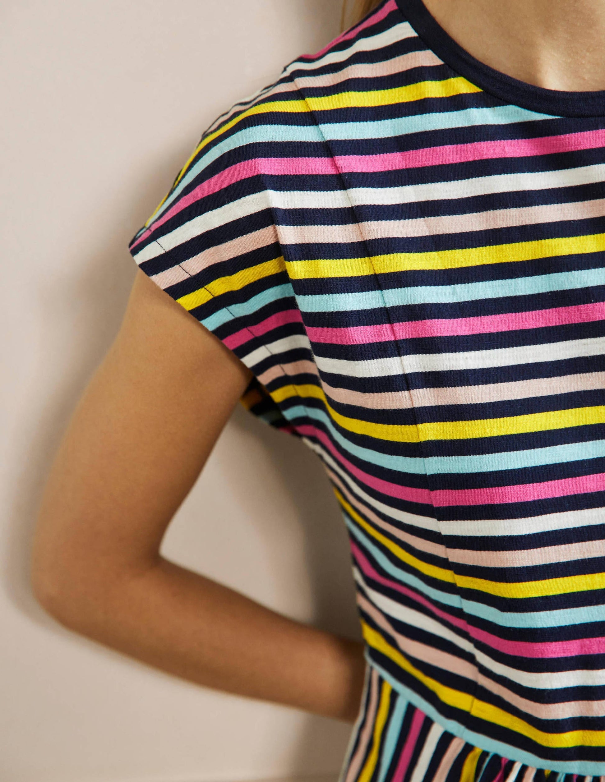 T-Shirt-Kleid aus Jersey-Regenbogen, Gestreift-2