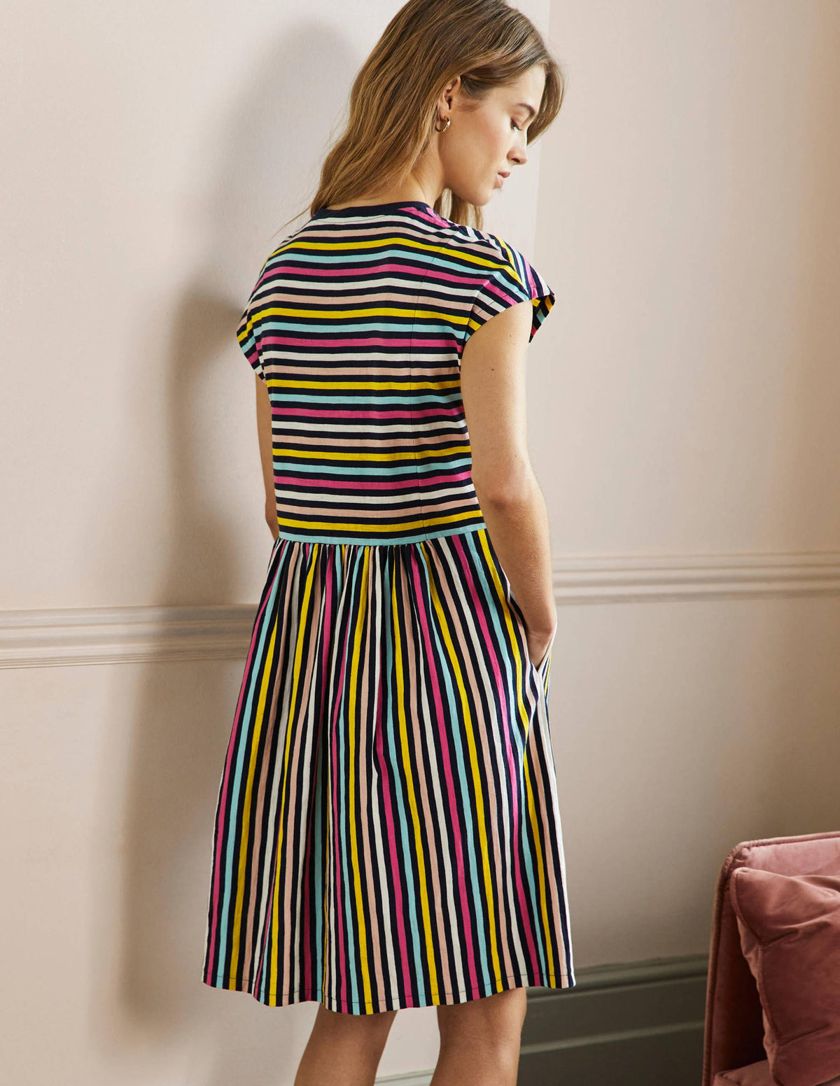 T-Shirt-Kleid aus Jersey-Regenbogen, Gestreift-3