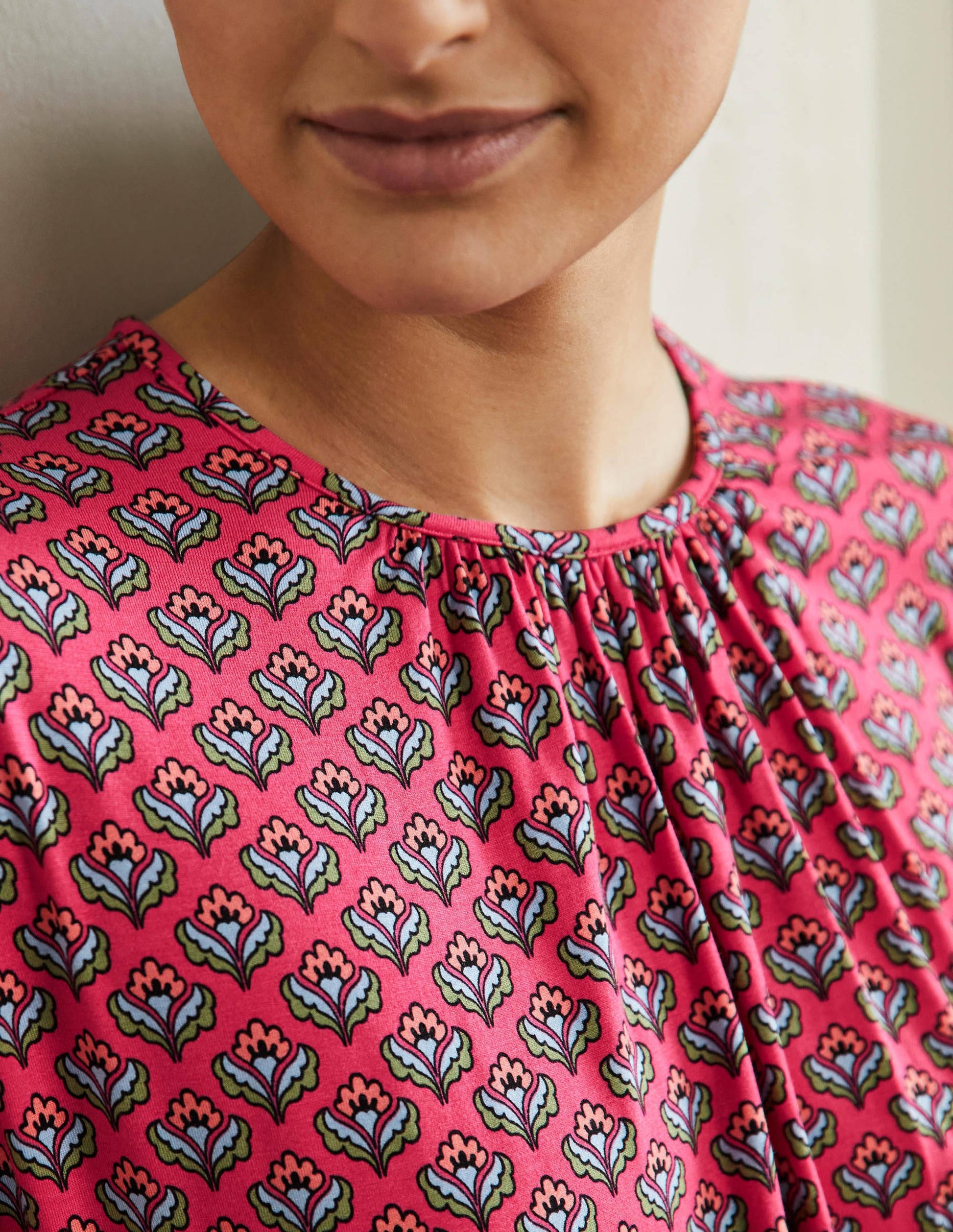 Midikleid aus Jersey-Rettichrot, Geometrisches Muster-2