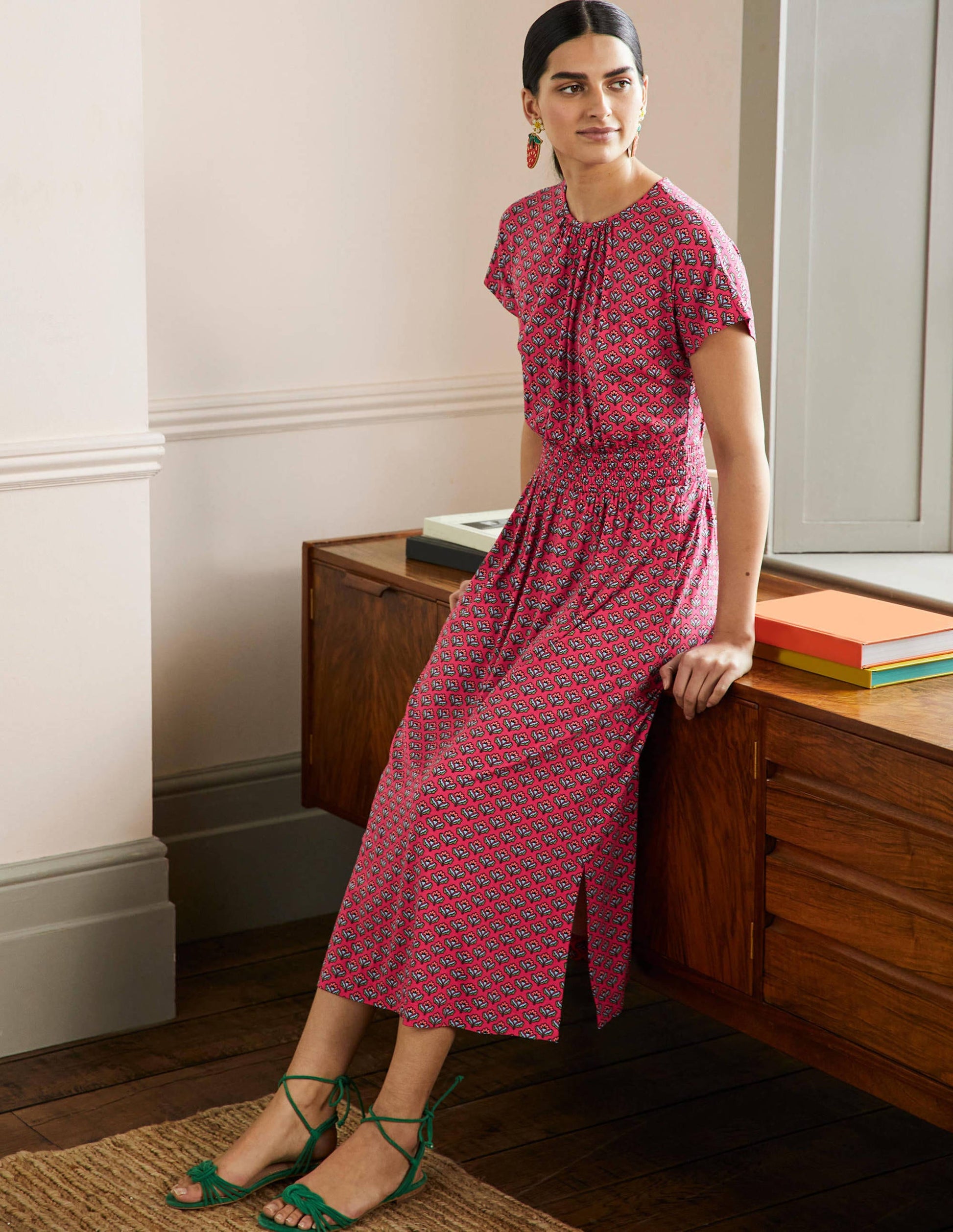 Midikleid aus Jersey-Rettichrot, Geometrisches Muster-4