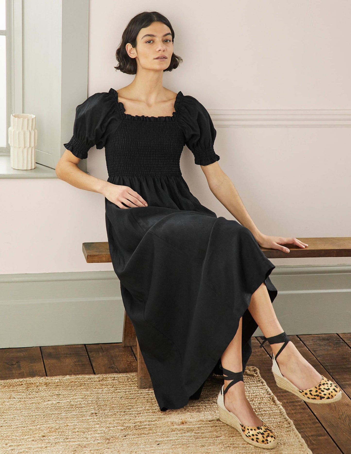 Robe midi avec corsage à smocks-Noir