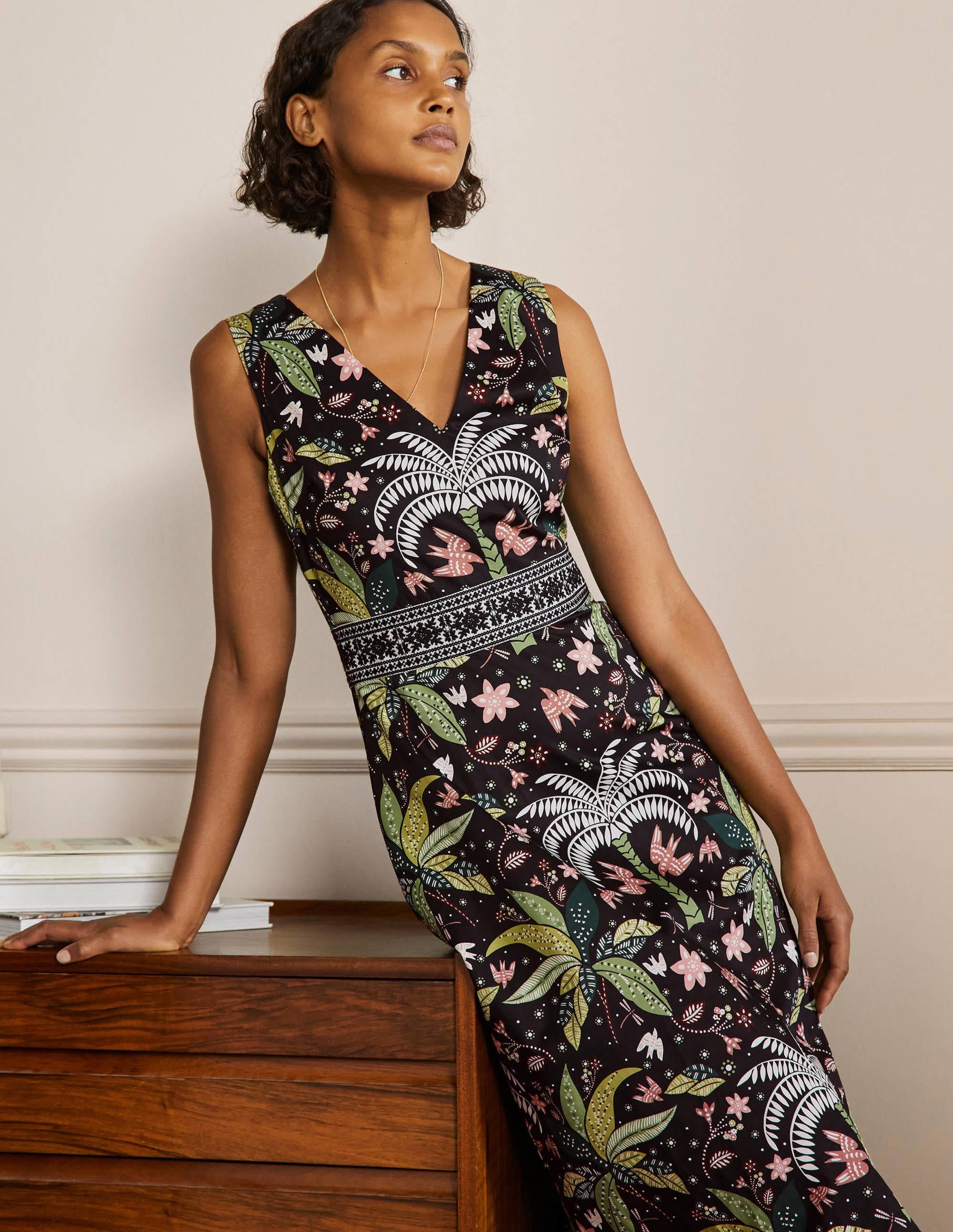 Midikleid mit bestickter Taille-Schwarz, Orientalisches Palmenmuster - Image 4