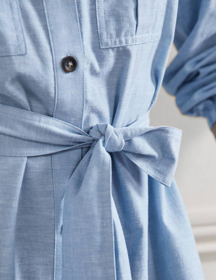 Ausgestelltes Mini-Hemdblusenkleid-Heller Faux-Uni