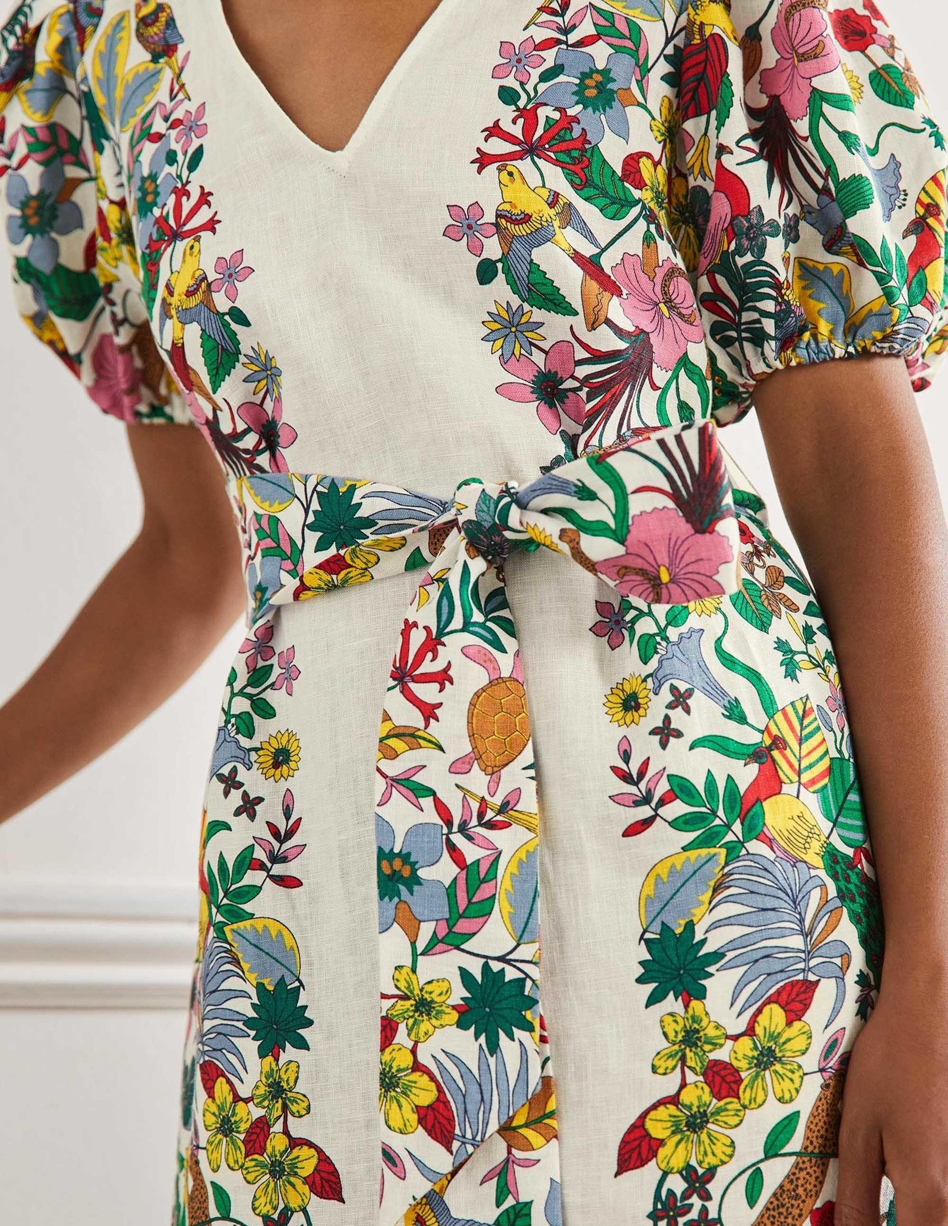 Midikleid aus Leinen mit Puffärmeln-Naturweiß, Exotisches Paradies-5