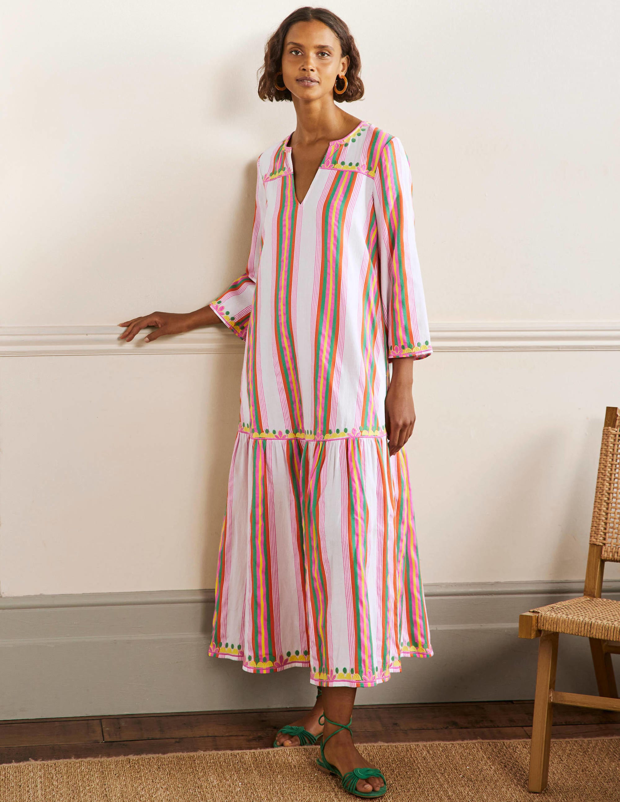Schlichtes gestuftes Maxikleid-Regenbogenfarben, Gestreift - Image 1