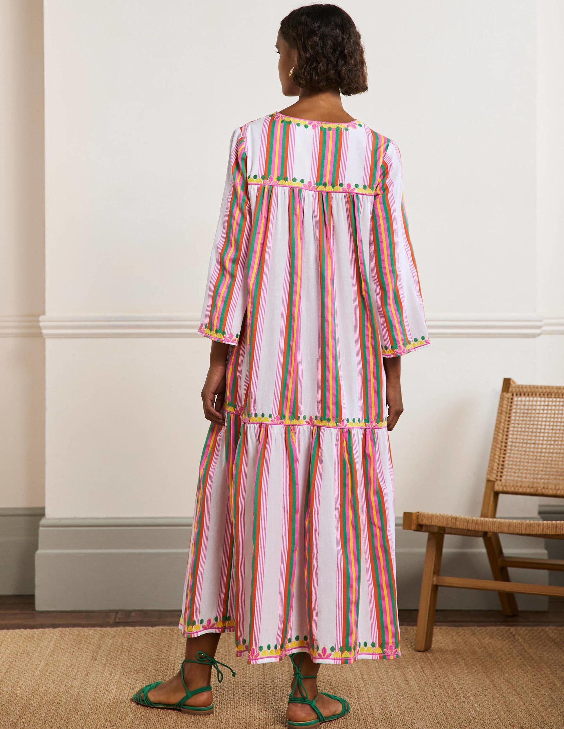 Schlichtes gestuftes Maxikleid-Regenbogenfarben, Gestreift-3