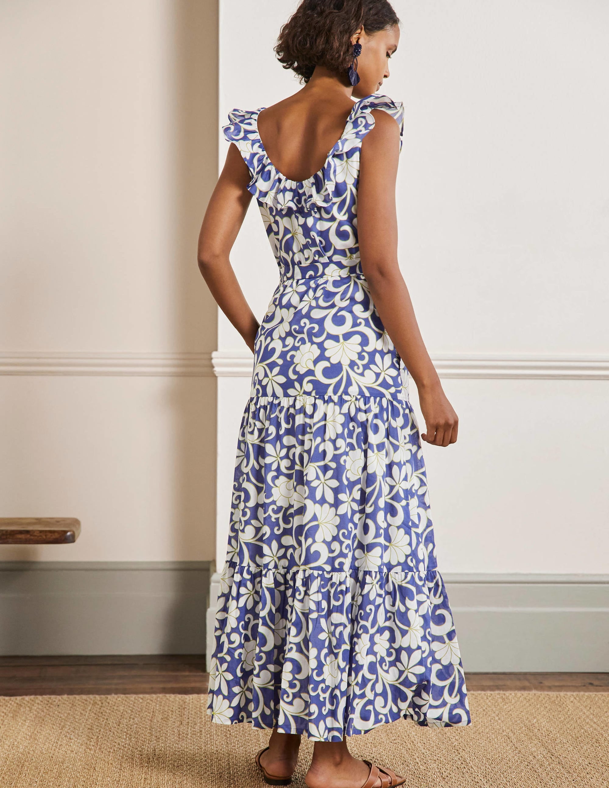Robe longue volantée à col en U-Océan Atlantique, motif Abstract Petal - Image 3