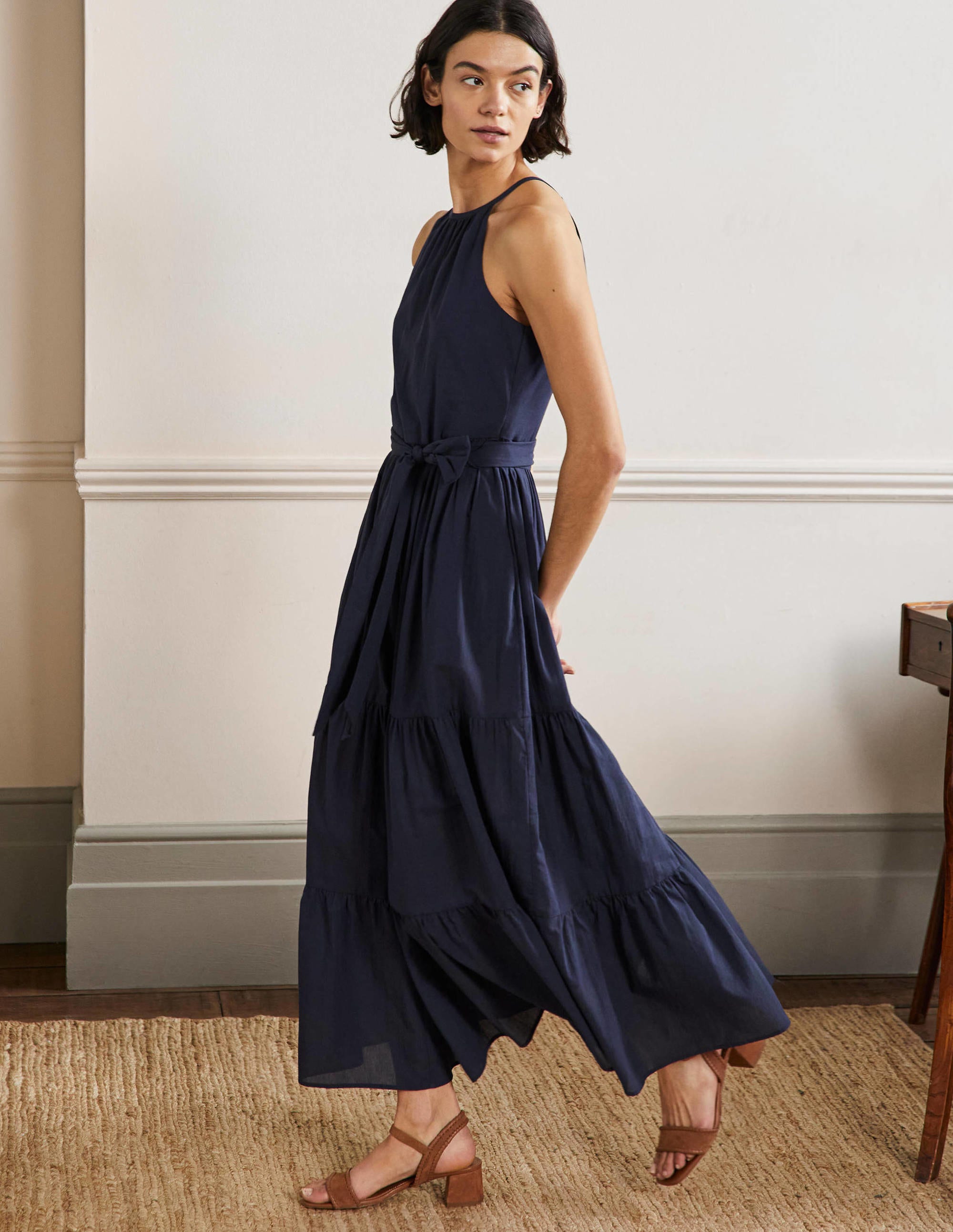 Gestuftes Neckholder-Maxikleid-Marineblau - Image 4