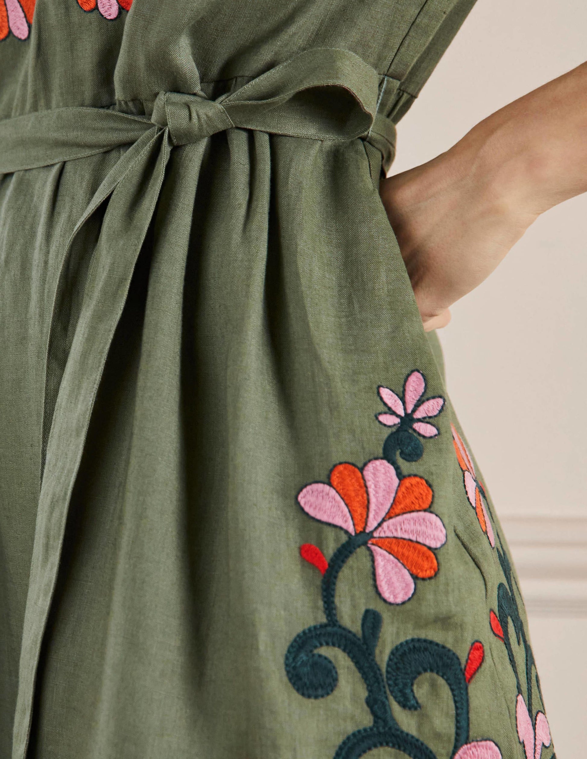 Robe brodée en lin-Aulne-2