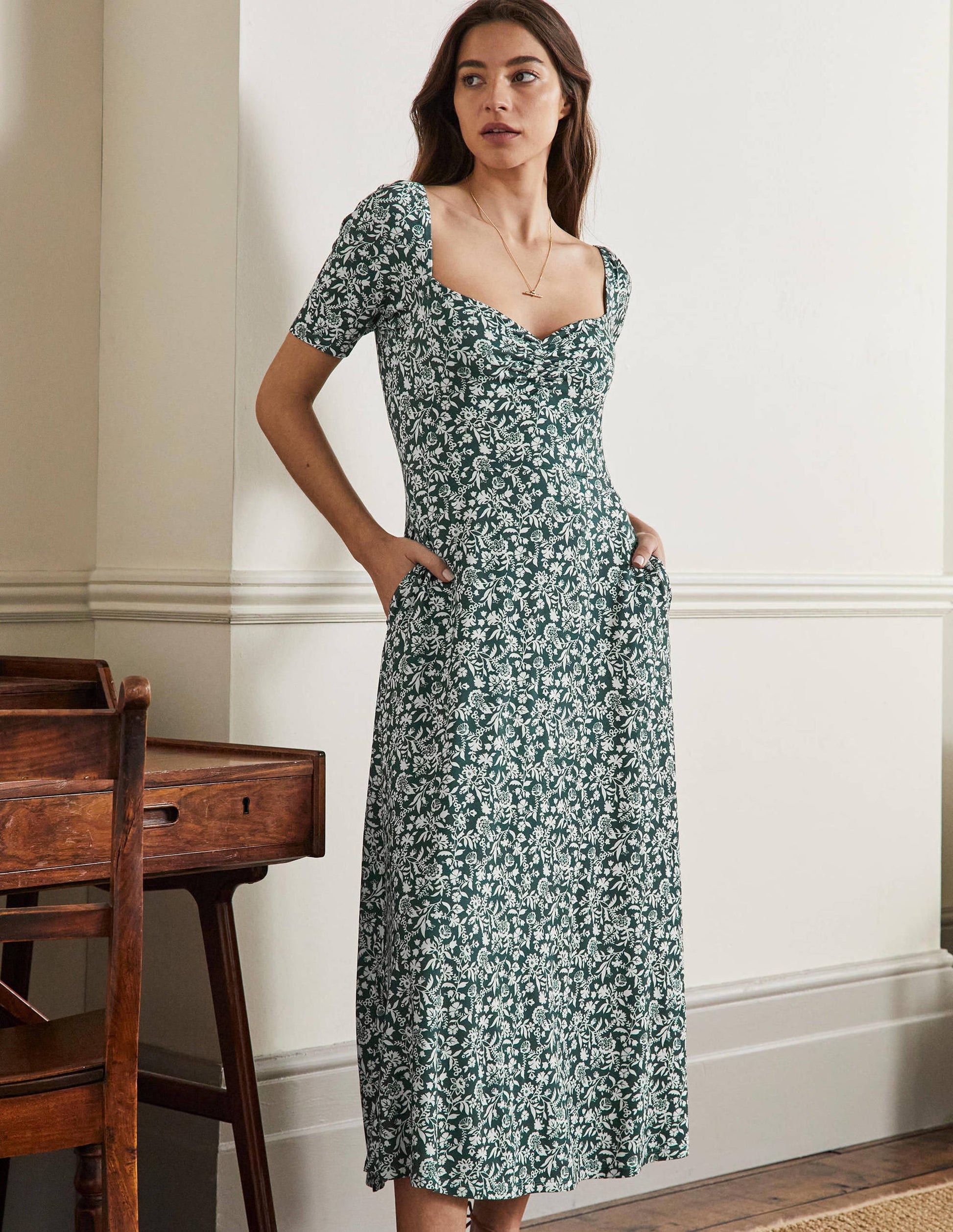 Jersey-Midikleid mit Herzausschnitt-Olivgrün, Hübsches Blumenmuster-4