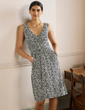 Effie Jerseykleid mit V-Ausschnitt-Schwarz, Wildblumenzweige