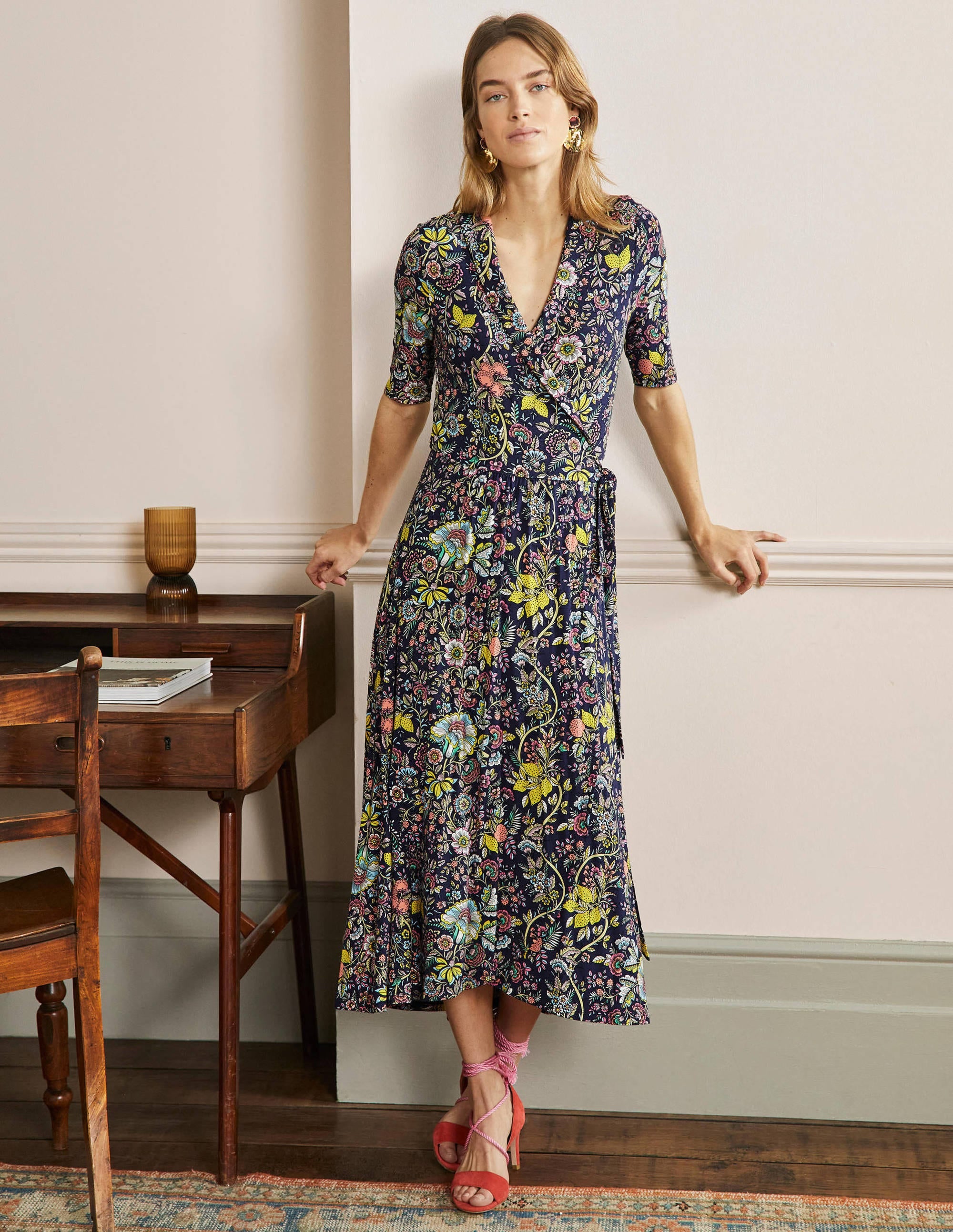 Robe portefeuille Lavinia en jersey-Bleu marine, motif Tropic Meadow - Image 1