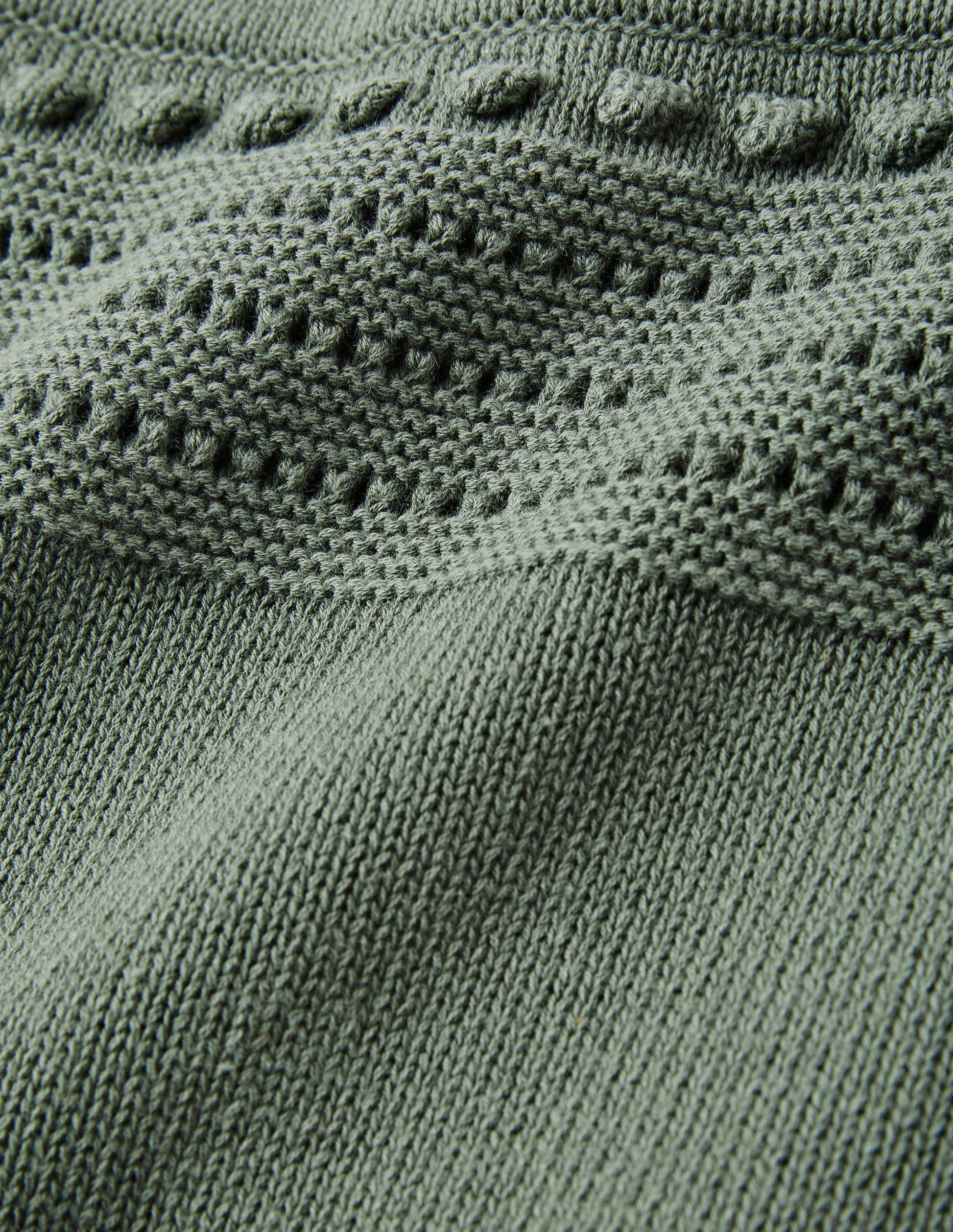 Ärmelloses Strickoberteil mit Häkeldetails-Erlengrün-6