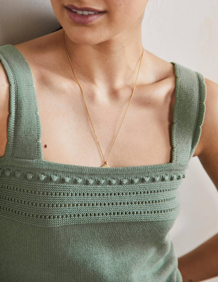 Ärmelloses Strickoberteil mit Häkeldetails-Erlengrün
