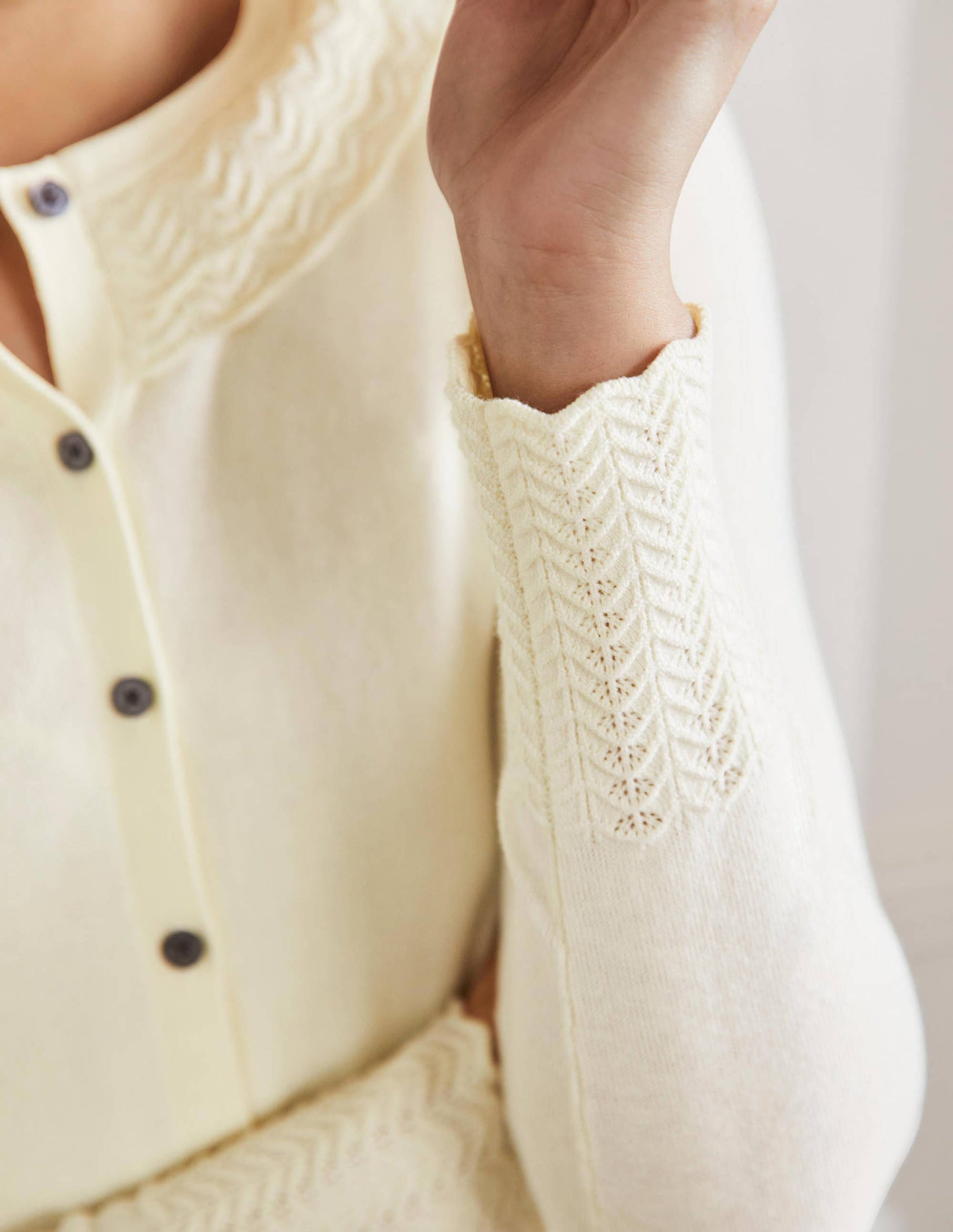 Cardigan mit Kragendetail-Naturweiß-2