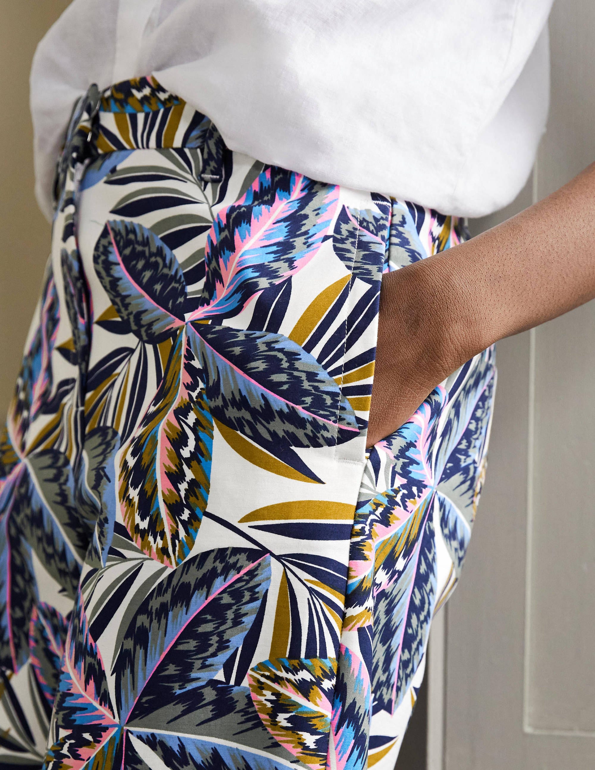 Pantalon Richmond taille haute-Multi, motif Exotic Leaves - Image 2