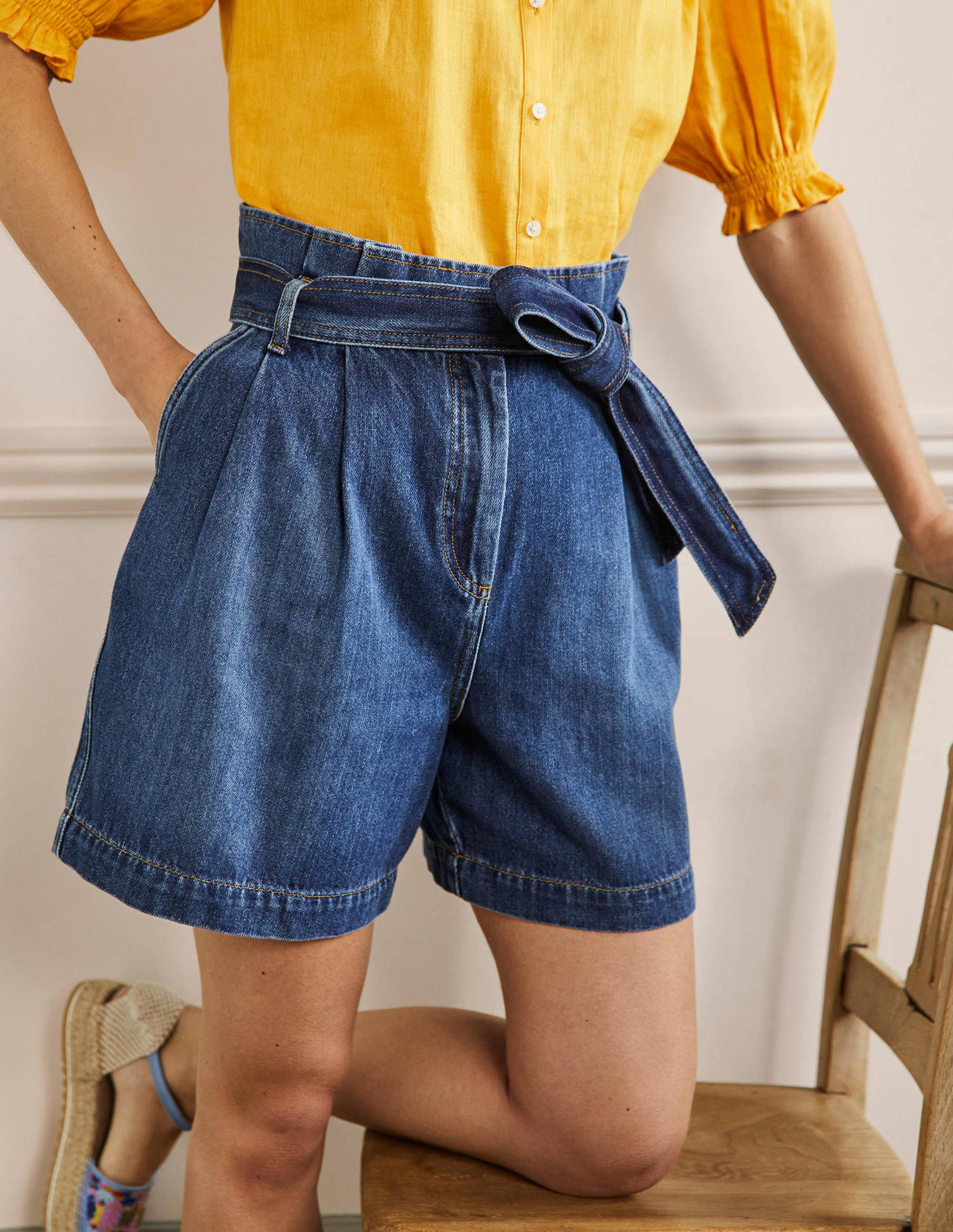 Paperbag High Waisted Shorts-Mid Vintage - Image 4