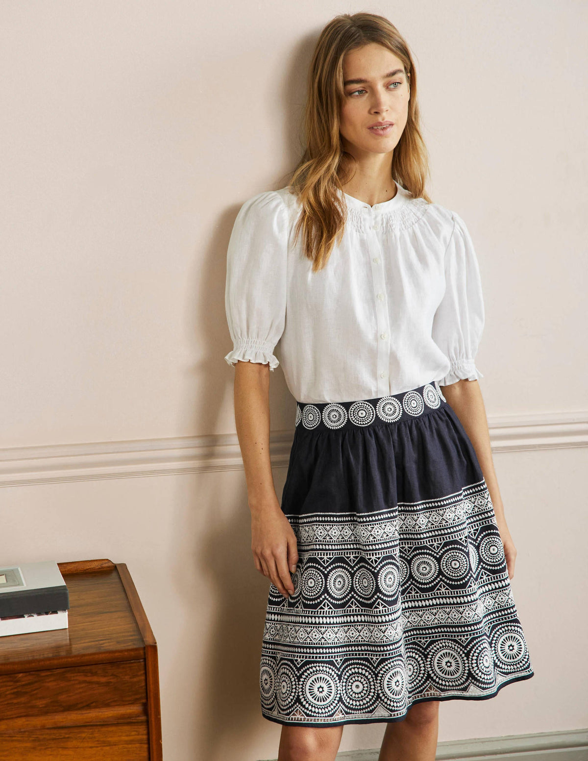 Tamsin Leinenrock mit Stickerei-Navy, Stickerei-1